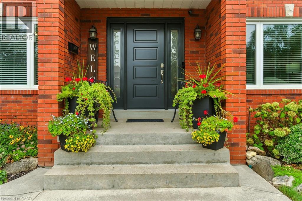 561 Harmony Avenue, Burlington, Ontario  L7N 3S7 - Photo 3 - 40773600