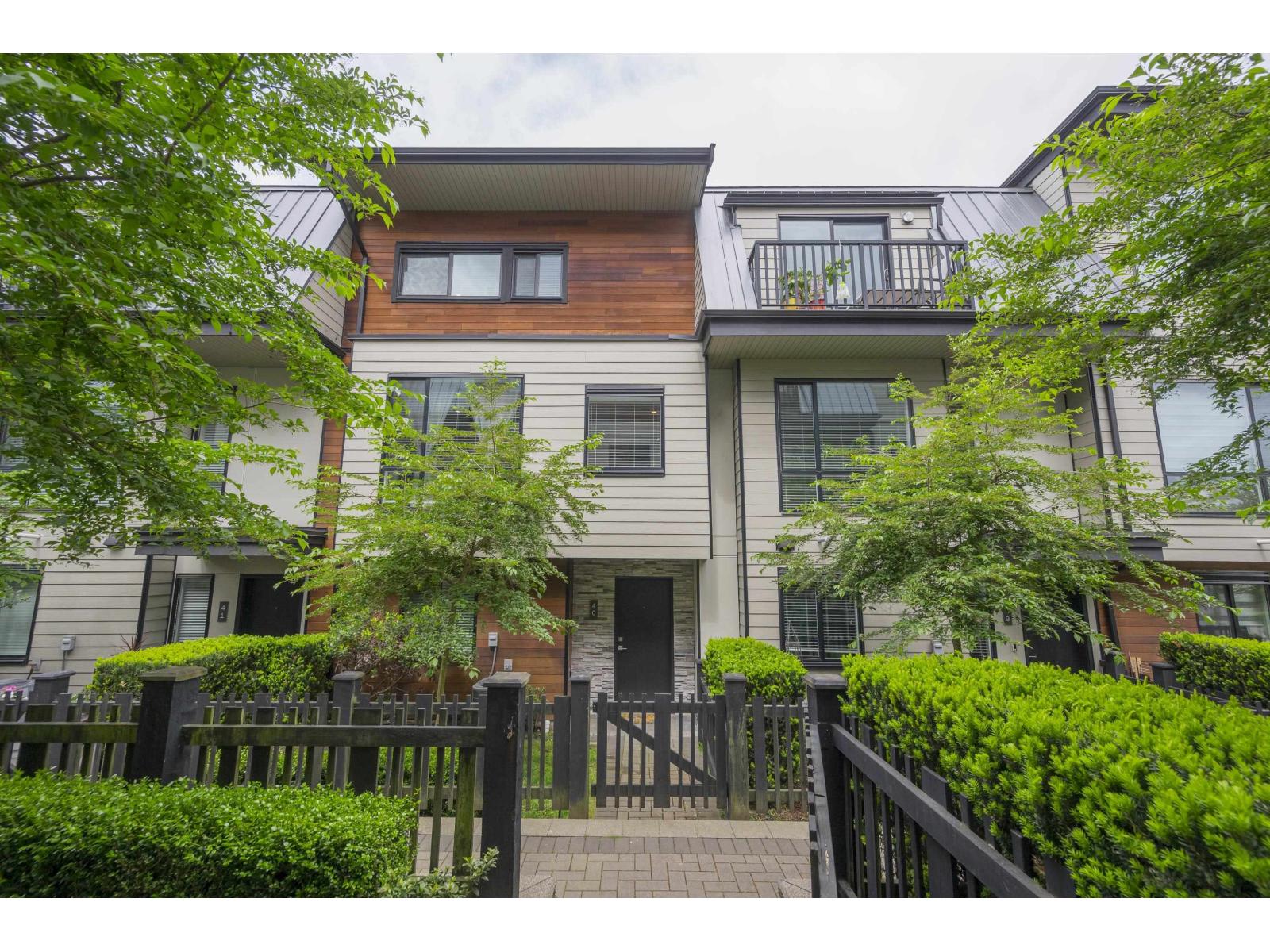 40 15688 28 AVENUE, Surrey, British Columbia