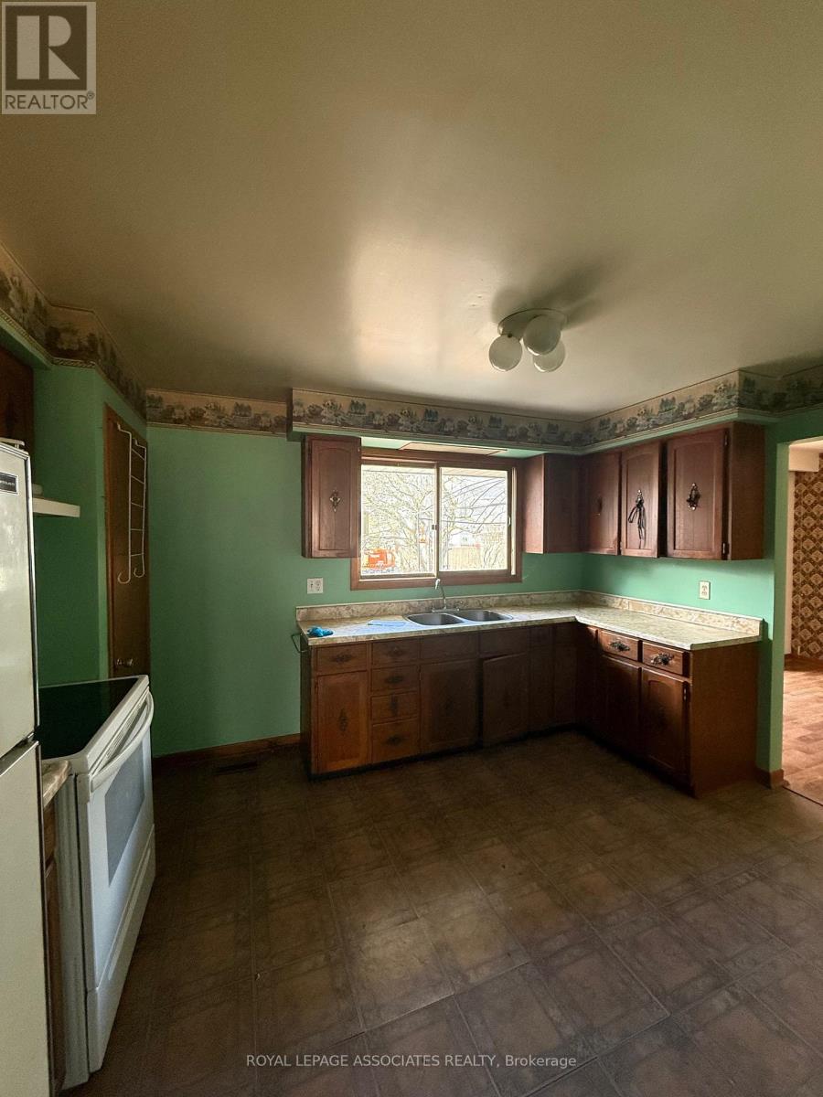 548 Simcoe Road, Bradford West Gwillimbury, Ontario  L3Z 2A6 - Photo 3 - N12579936