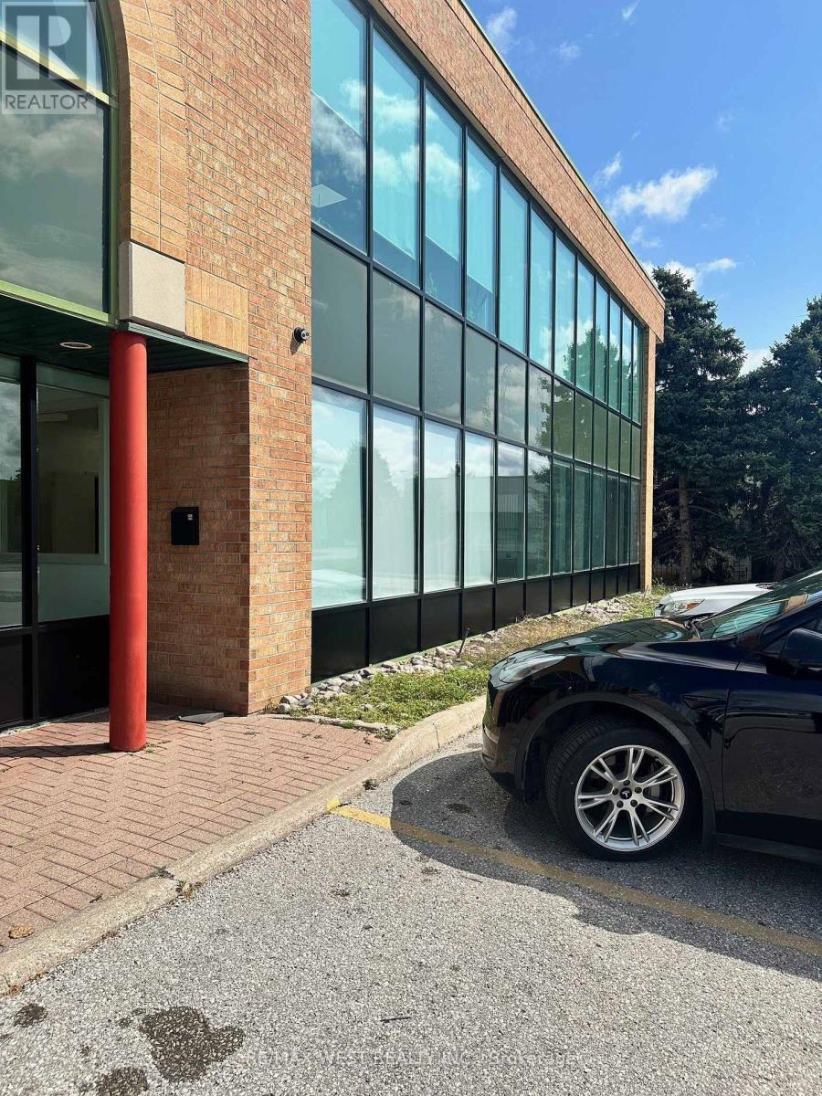 B - 142 Edilcan Drive, Vaughan, Ontario  L4K 3S6 - Photo 13 - N12582996