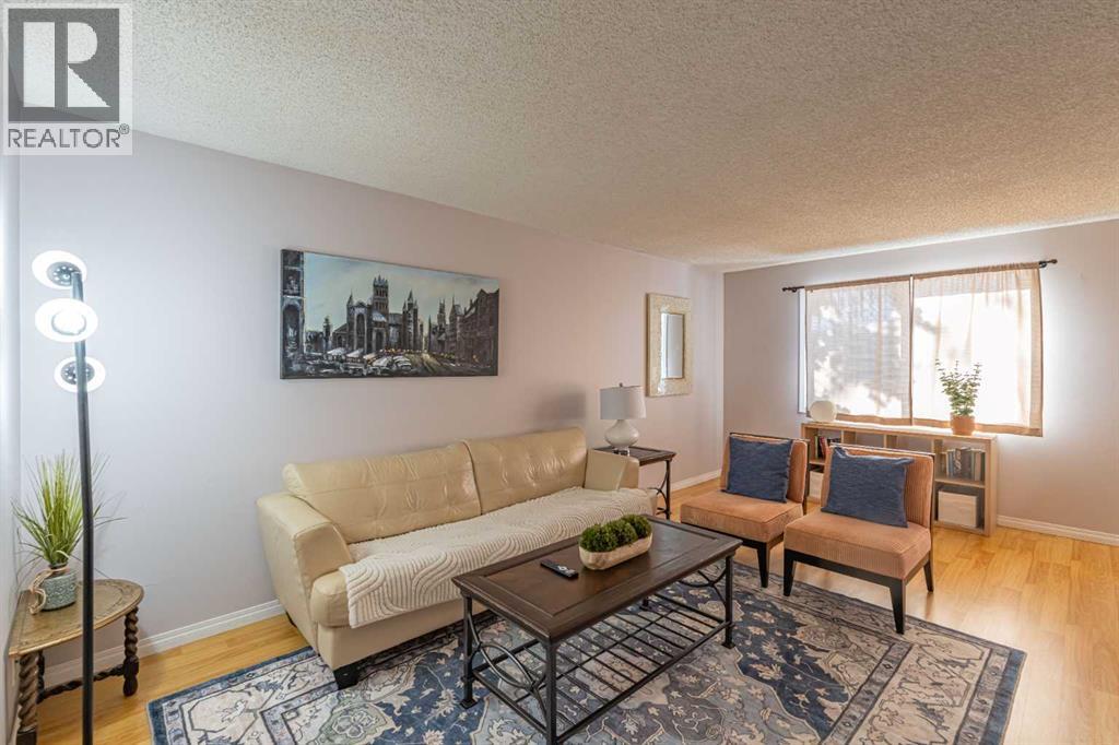 130 27 Avenue Nw, Calgary, Alberta  T2M 2H2 - Photo 2 - A2271591