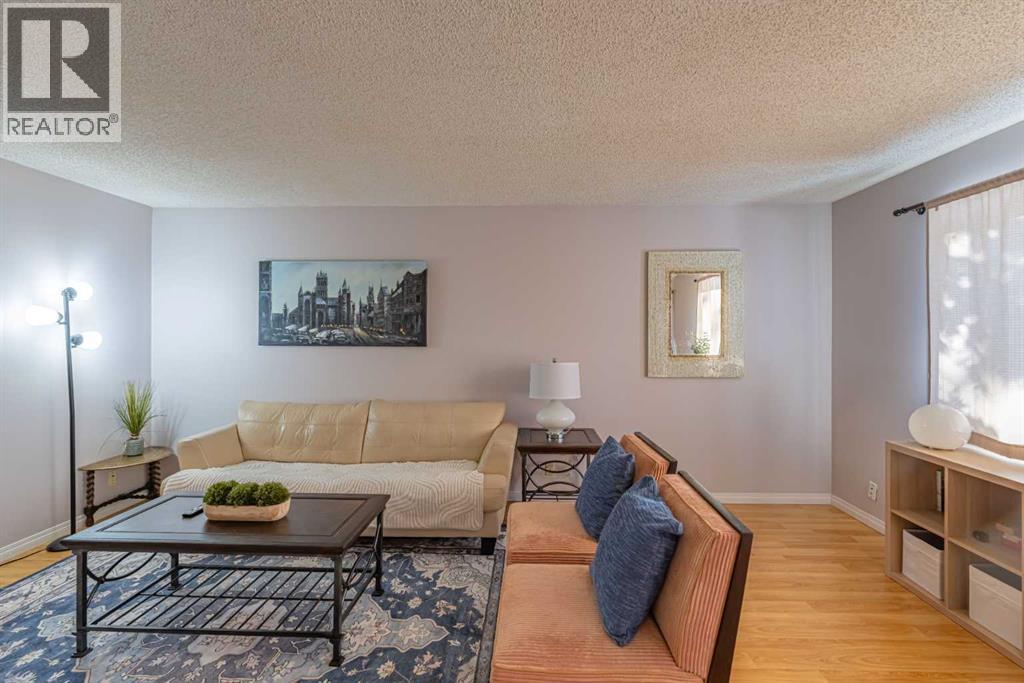 130 27 Avenue Nw, Calgary, Alberta  T2M 2H2 - Photo 3 - A2271591