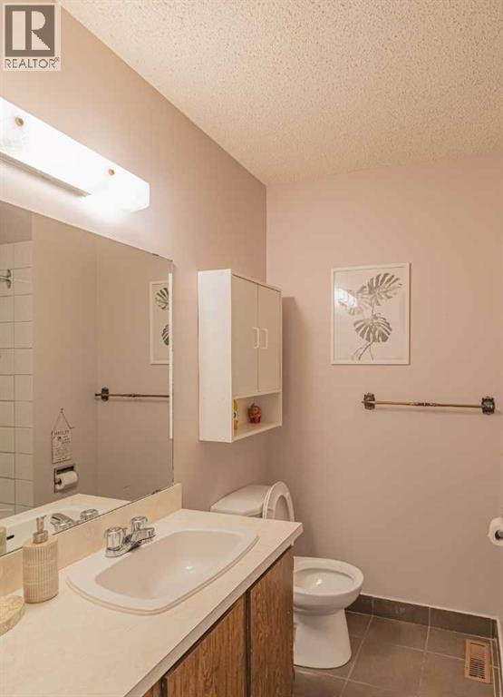 130 27 Avenue Nw, Calgary, Alberta  T2M 2H2 - Photo 12 - A2271591