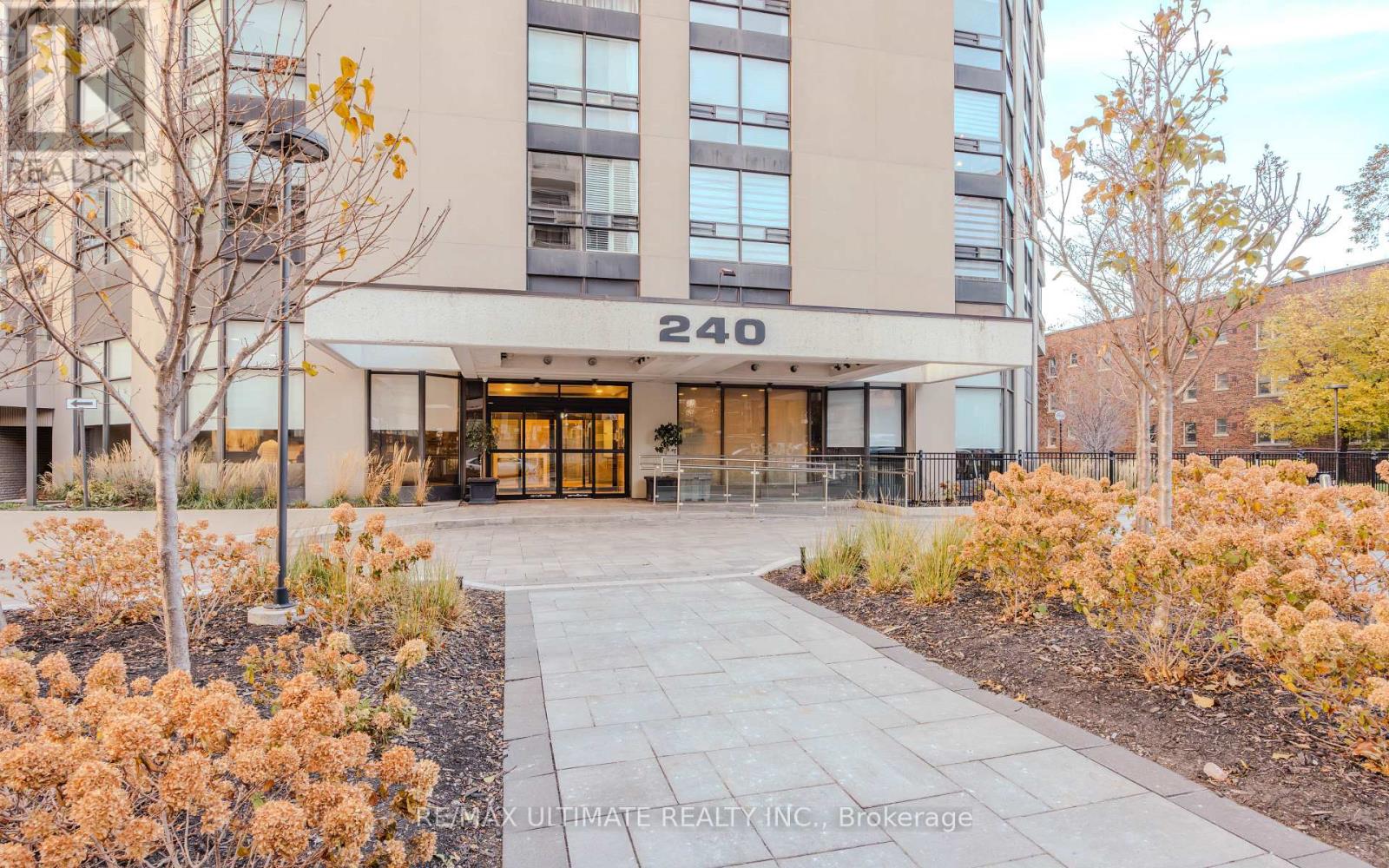 201 - 240 Heath Street W, Toronto, Ontario  M5P 3L5 - Photo 2 - C12583052