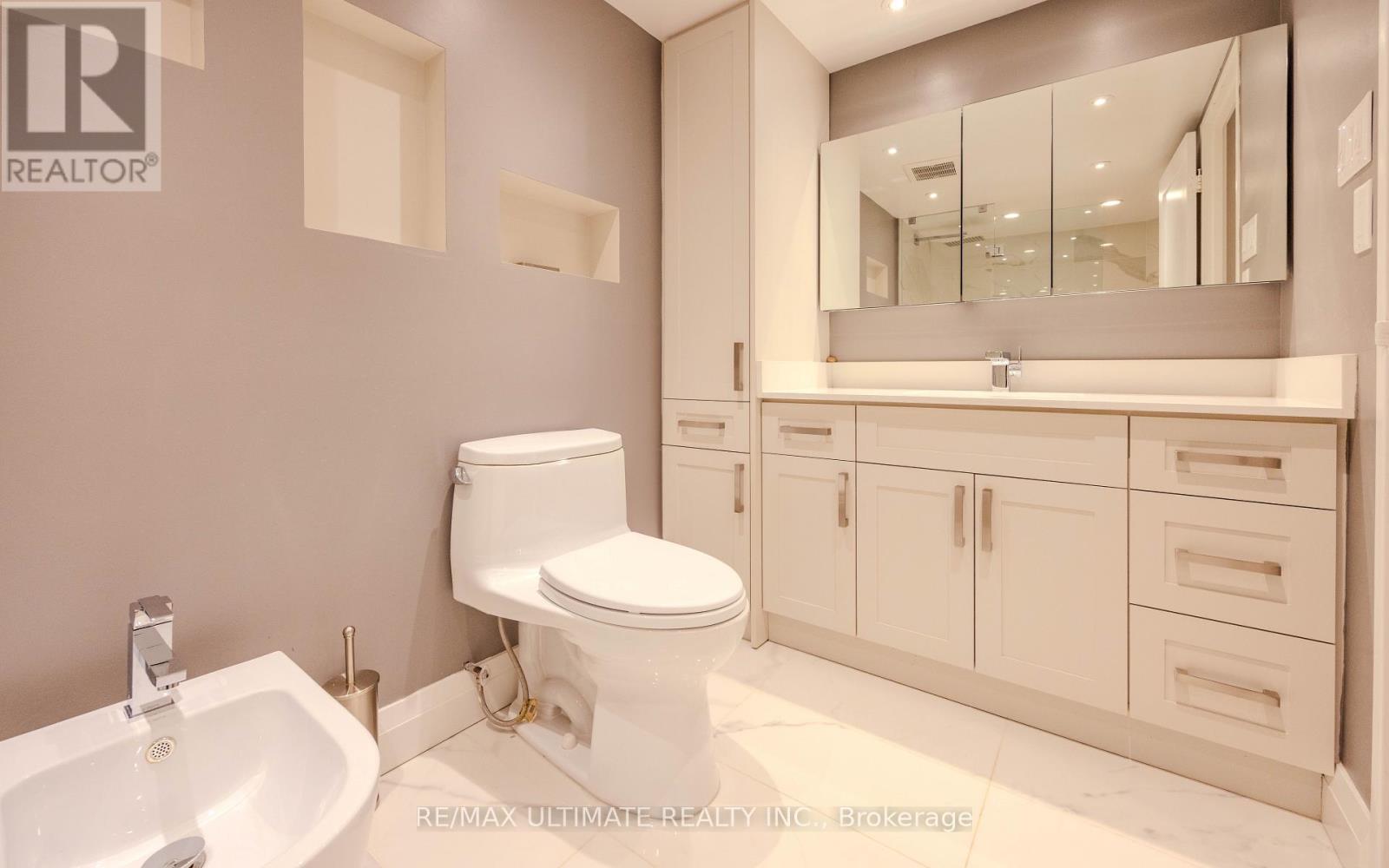 201 - 240 Heath Street W, Toronto, Ontario  M5P 3L5 - Photo 27 - C12583052