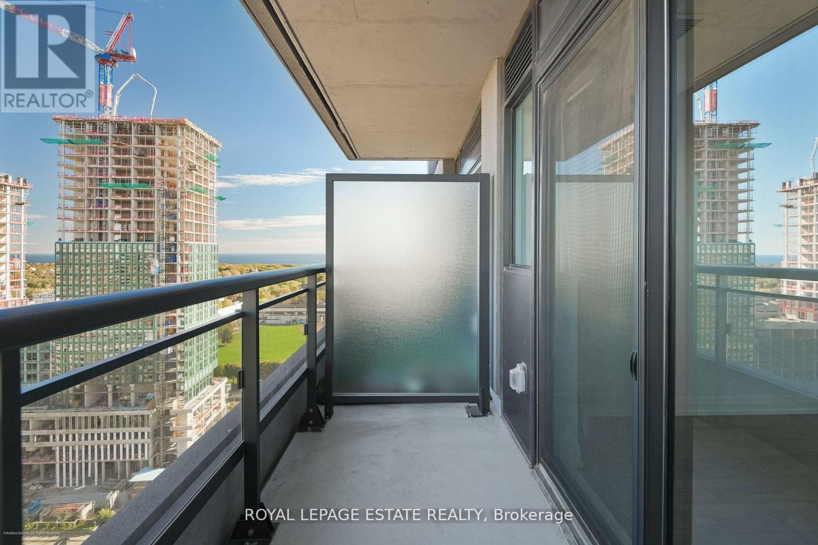 2206 - 286 Main Street, Toronto, Ontario  M4C 0B3 - Photo 18 - E12583066