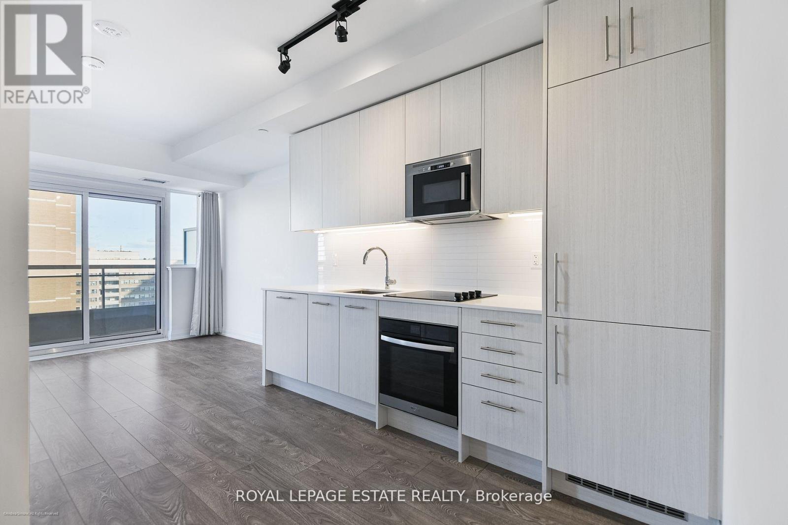 2206 - 286 Main Street, Toronto, Ontario  M4C 0B3 - Photo 7 - E12583066