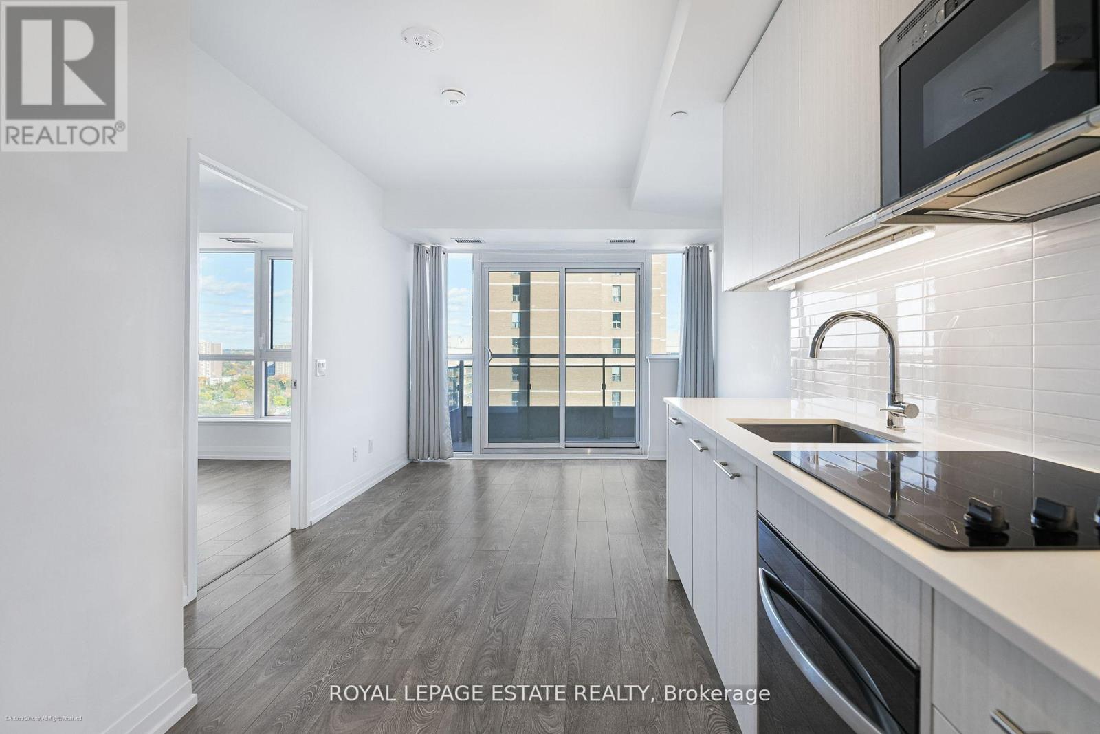 2206 - 286 Main Street, Toronto, Ontario  M4C 0B3 - Photo 8 - E12583066