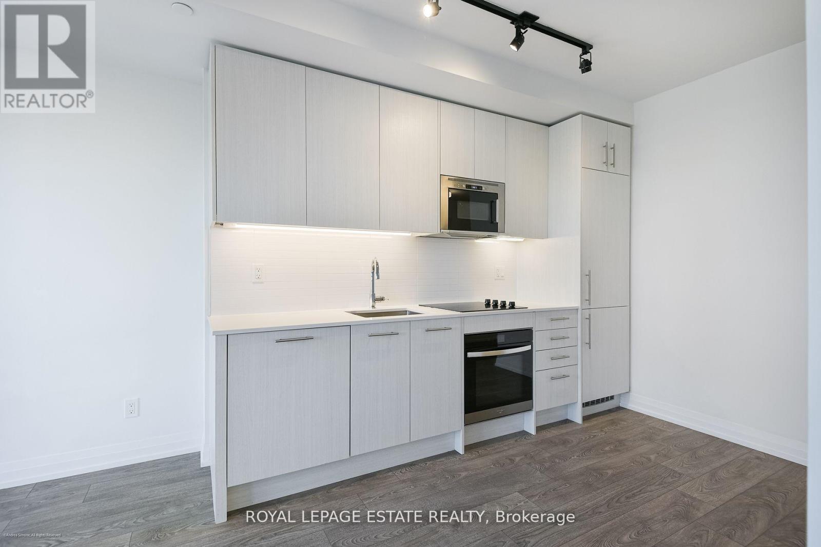 2206 - 286 Main Street, Toronto, Ontario  M4C 0B3 - Photo 9 - E12583066