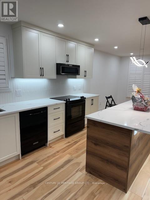 Main Floor - 464 Sandford Street, Newmarket, Ontario L3Y 4S7 - Photo 10 - N12583100