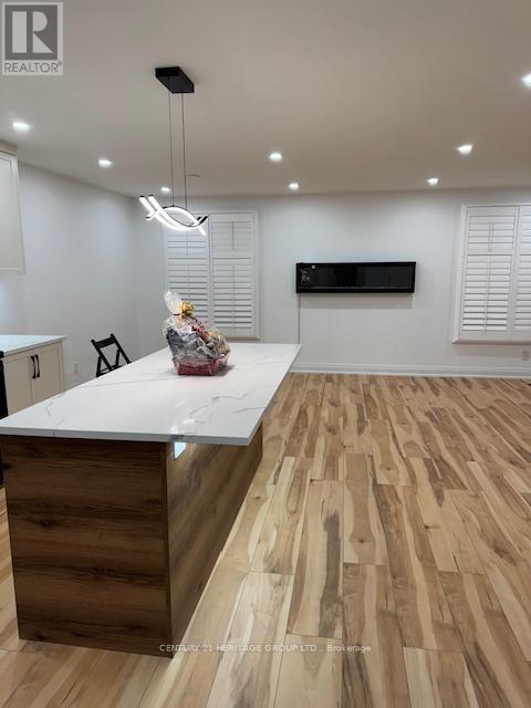 Main Floor - 464 Sandford Street, Newmarket, Ontario L3Y 4S7 - Photo 12 - N12583100