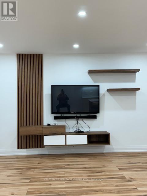 Main Floor - 464 Sandford Street, Newmarket, Ontario L3Y 4S7 - Photo 13 - N12583100