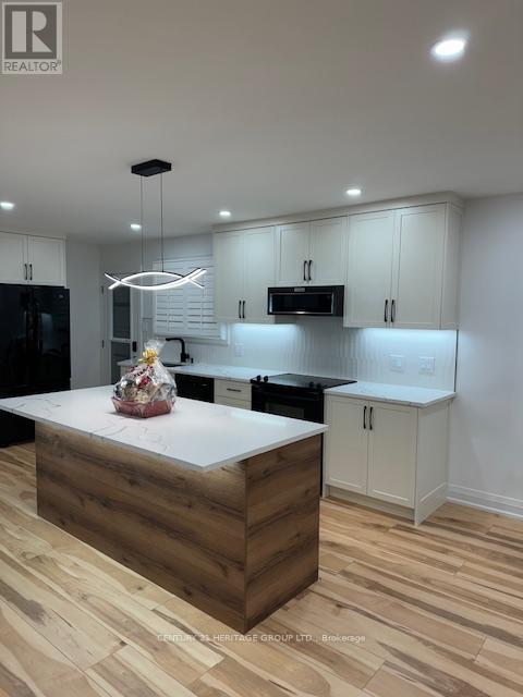 Main Floor - 464 Sandford Street, Newmarket, Ontario L3Y 4S7 - Photo 5 - N12583100