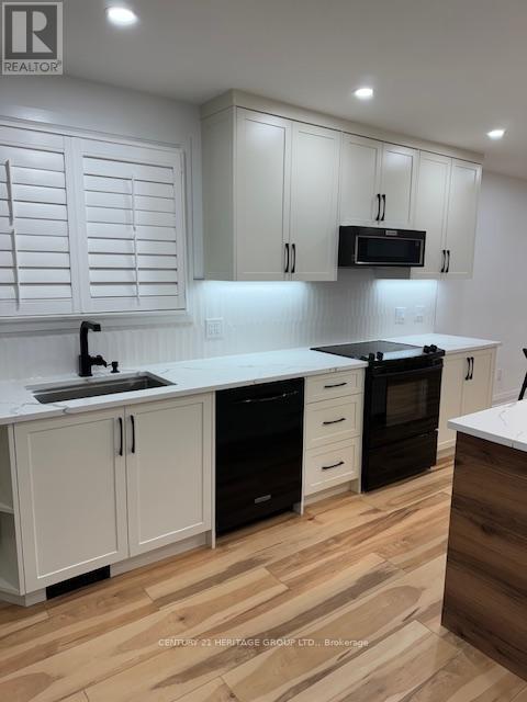 Main Floor - 464 Sandford Street, Newmarket, Ontario L3Y 4S7 - Photo 9 - N12583100