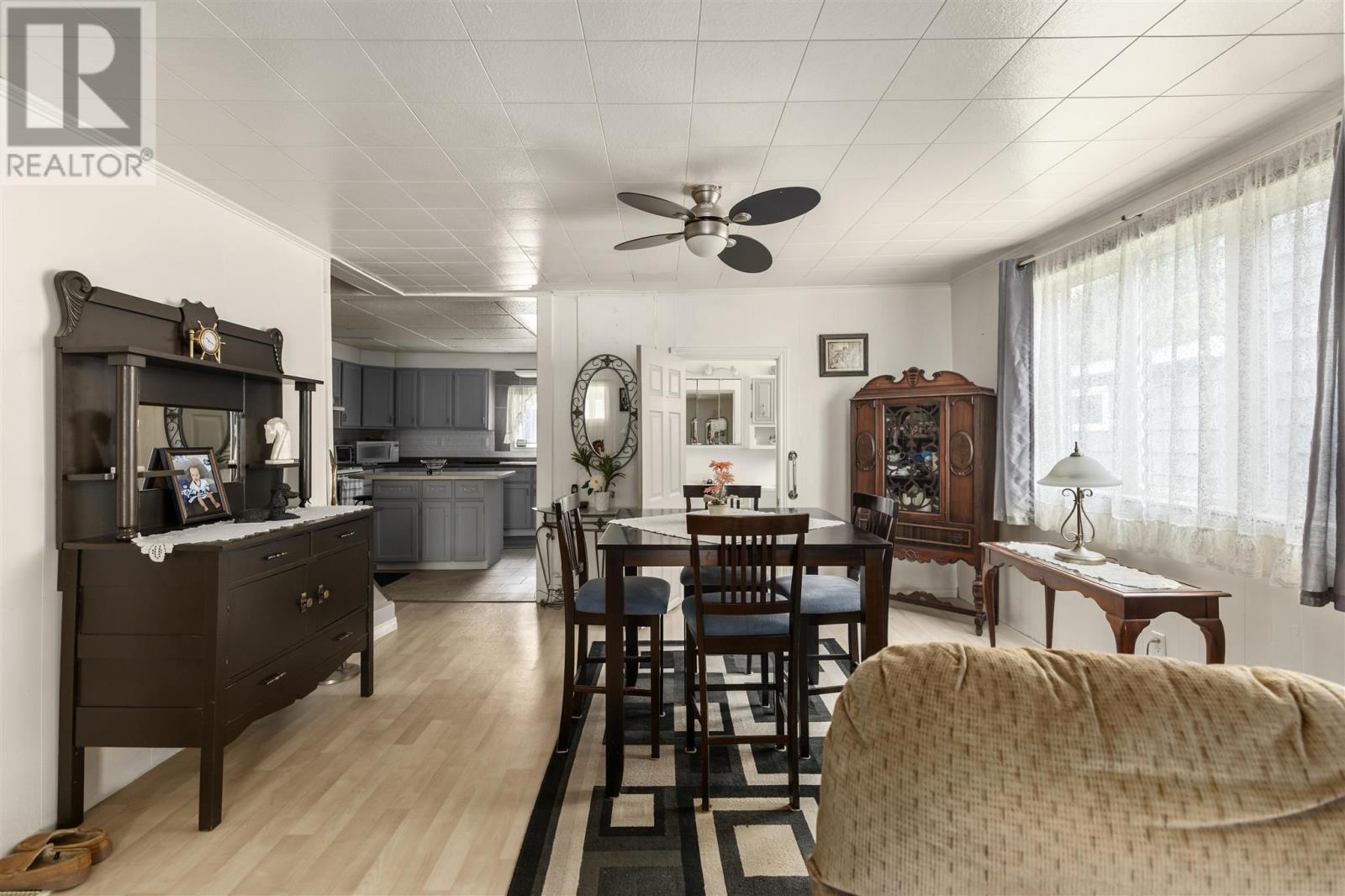 249 John St, Sault Ste. Marie, Ontario  P6A 1P4 - Photo 8 - SM253303