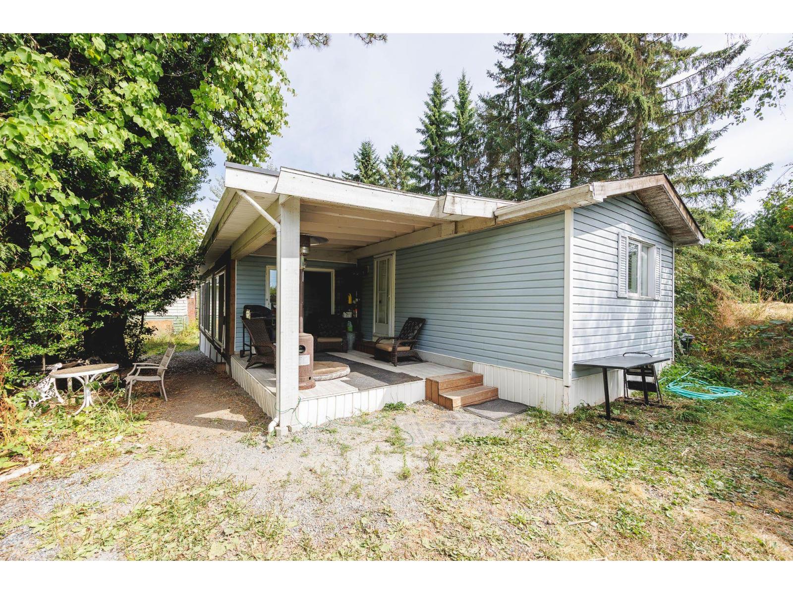 488 240 Street, Langley, British Columbia V2Z 2X6 - Photo 2 - R3024024
