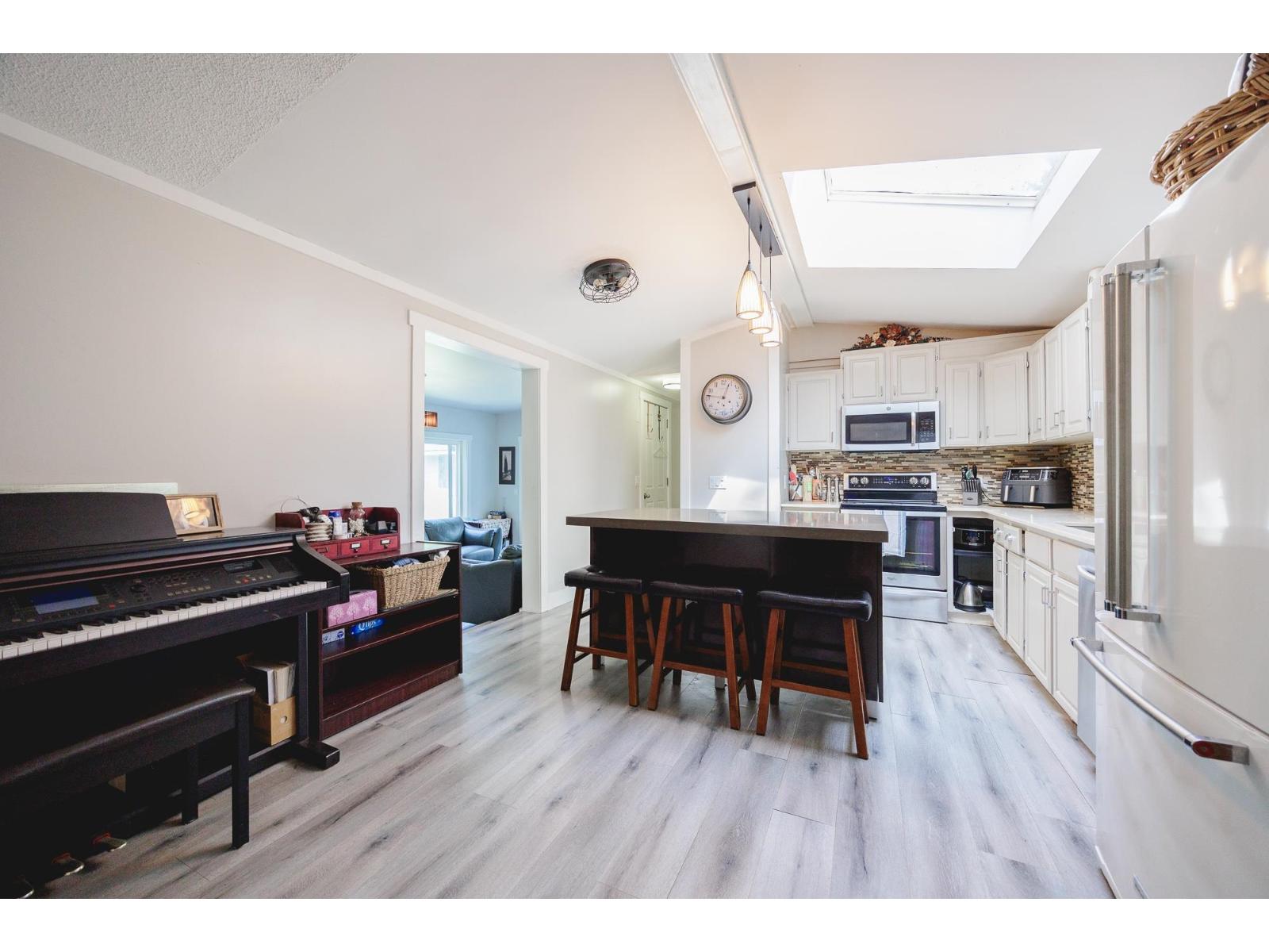 488 240 Street, Langley, British Columbia V2Z 2X6 - Photo 1 - R3024024