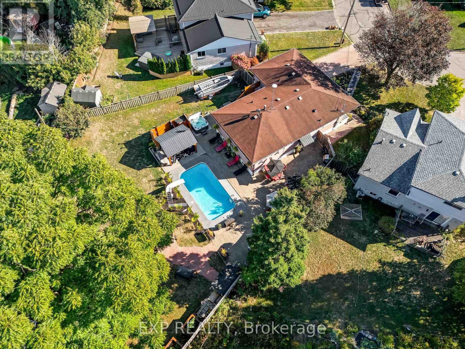 564 Sandmere Crescent, Cobourg, Ontario K9A 4R8 - Photo 2 - X12583156