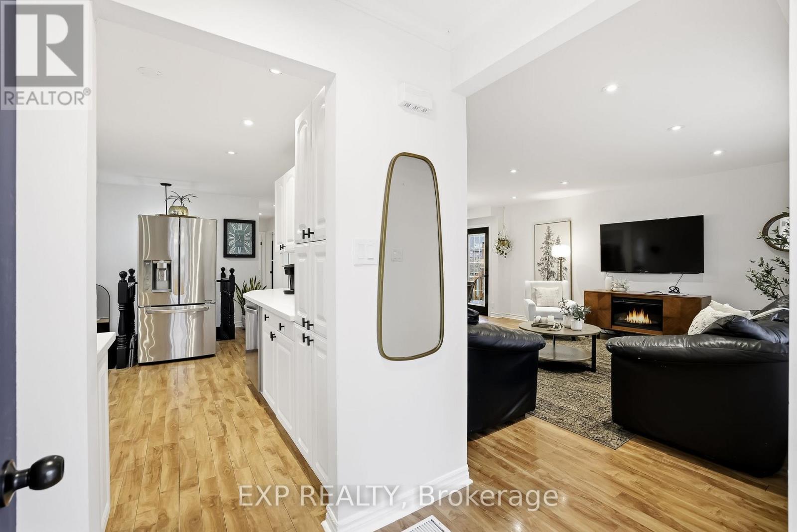 564 Sandmere Crescent, Cobourg, Ontario K9A 4R8 - Photo 6 - X12583156