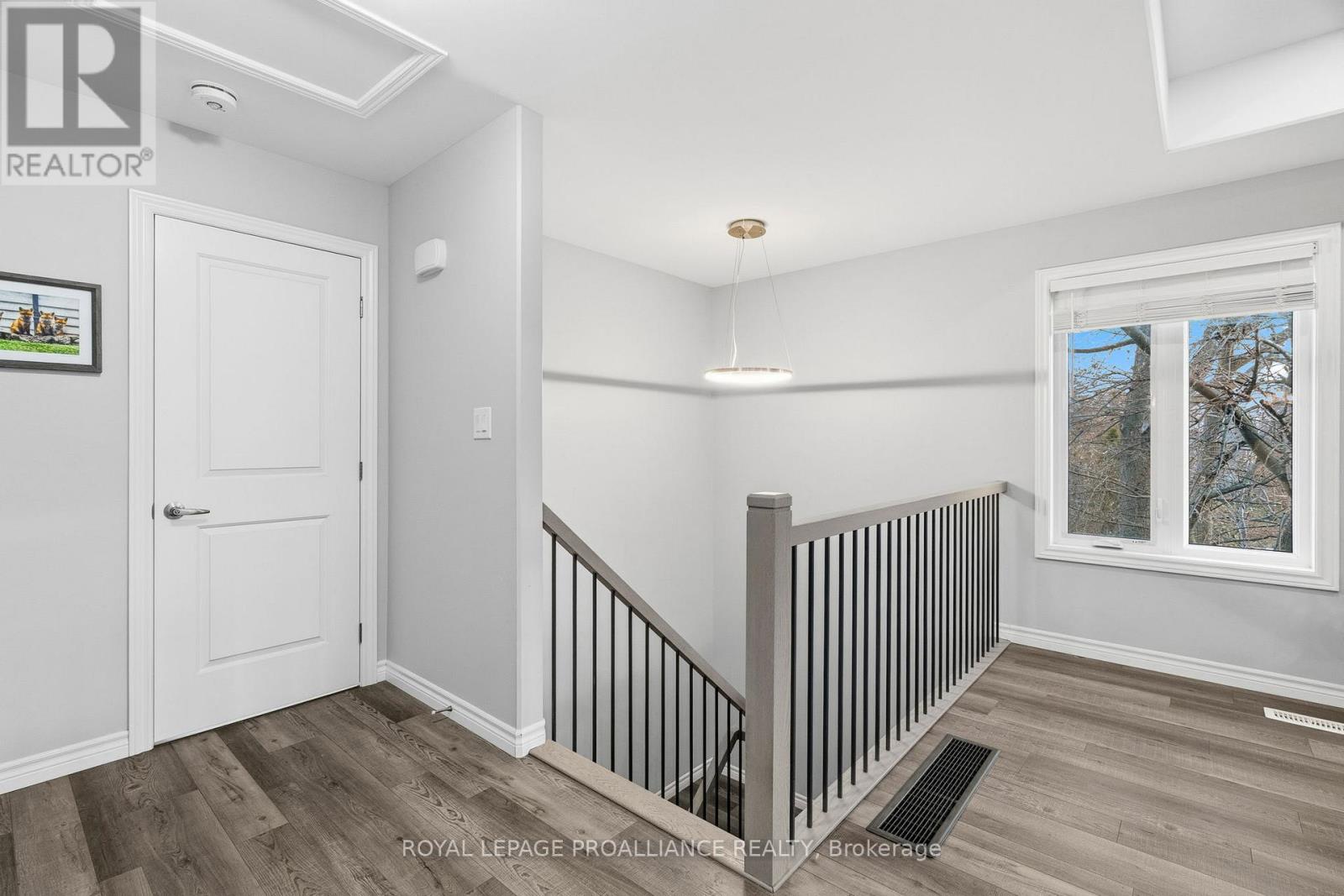 84 South George Street, Belleville, Ontario  K8N 3G9 - Photo 6 - X12583286