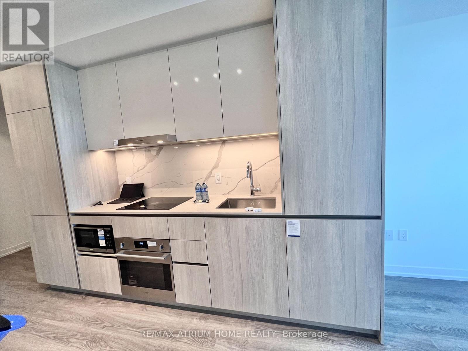 1907 - 8 Interchange Way, Vaughan (Vaughan Corporate Centre), Ontario  L4K 0P9 - Photo 4 - N12553308