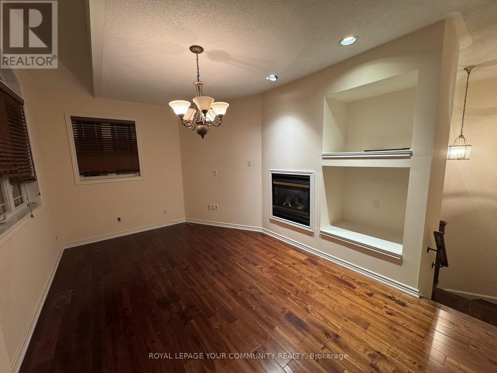 12 Pegasus Drive, Richmond Hill, Ontario  L4E 4R2 - Photo 6 - N12580020