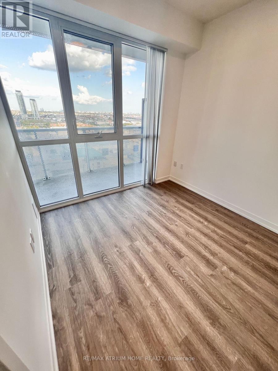 1907 - 8 Interchange Way, Vaughan (Vaughan Corporate Centre), Ontario  L4K 0P9 - Photo 6 - N12553308