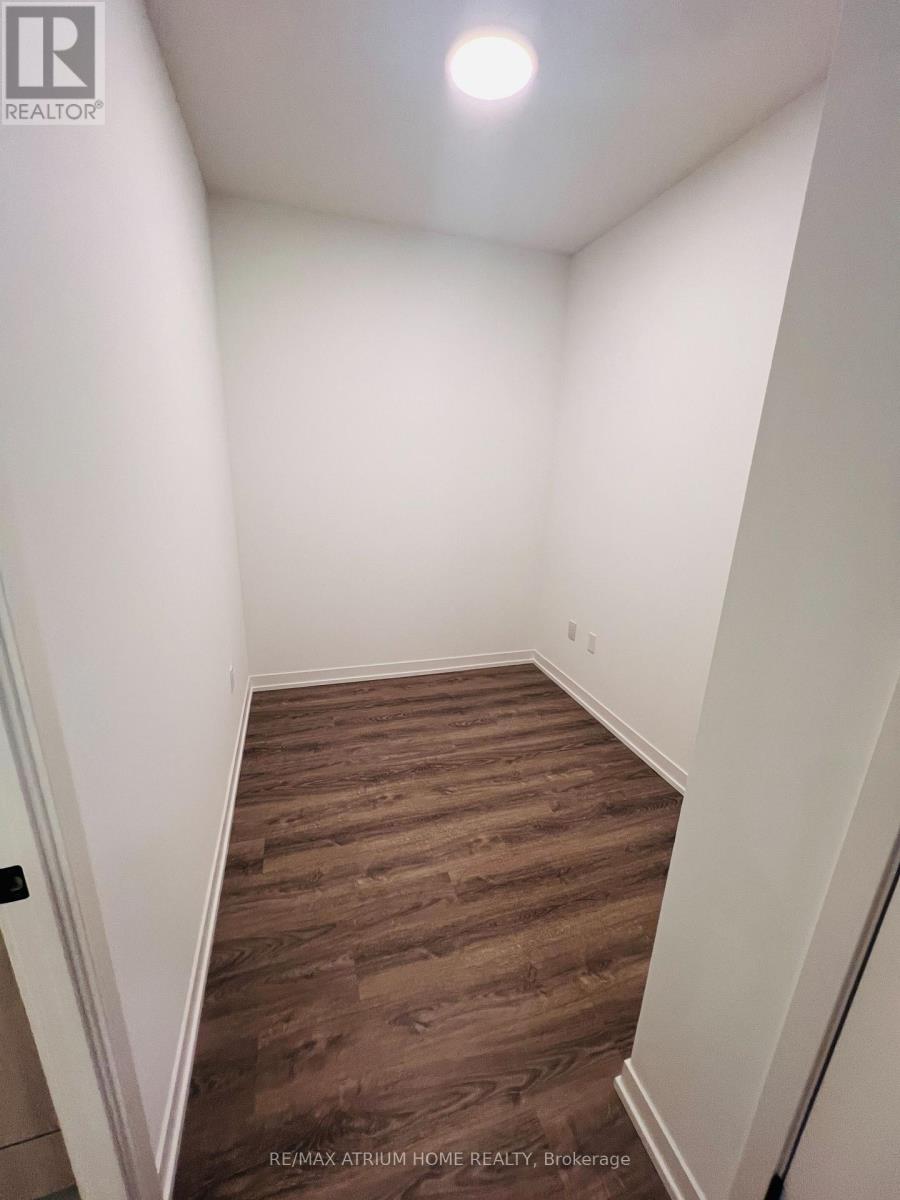 1907 - 8 Interchange Way, Vaughan (Vaughan Corporate Centre), Ontario  L4K 0P9 - Photo 7 - N12553308