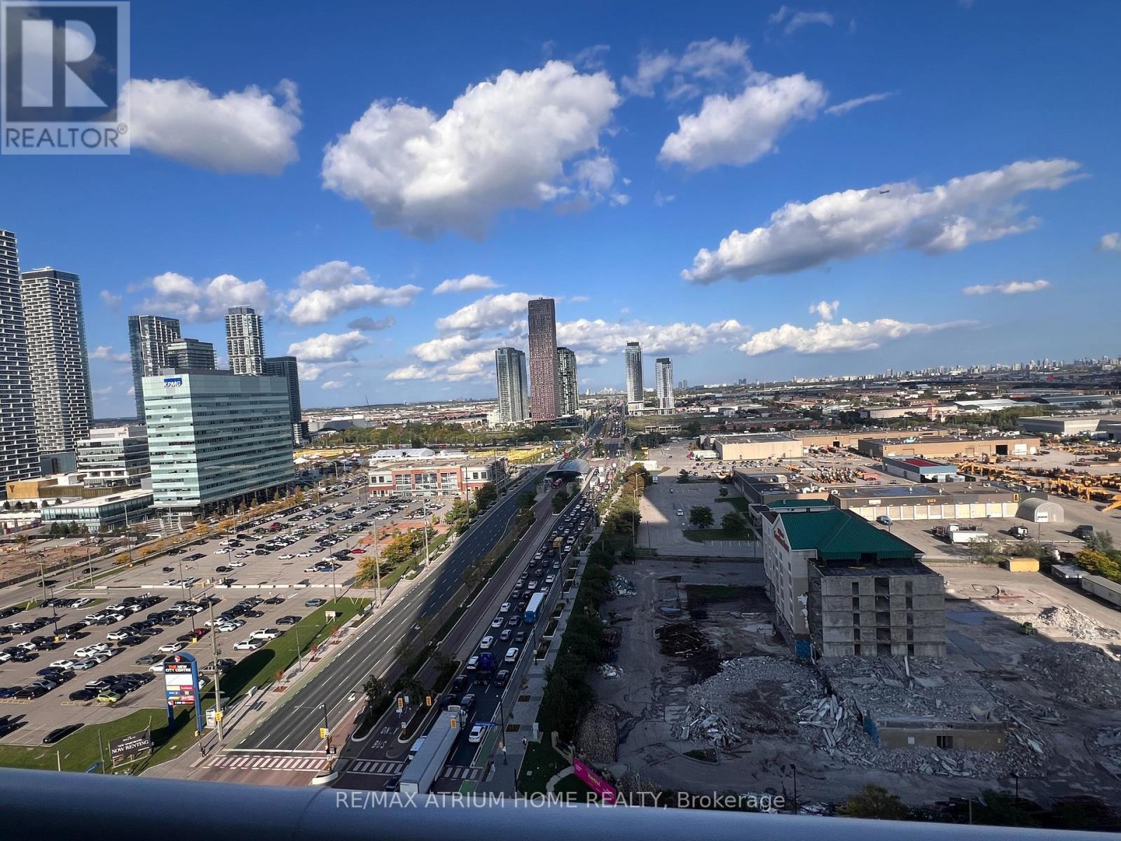 1907 - 8 Interchange Way, Vaughan (Vaughan Corporate Centre), Ontario  L4K 0P9 - Photo 2 - N12553308