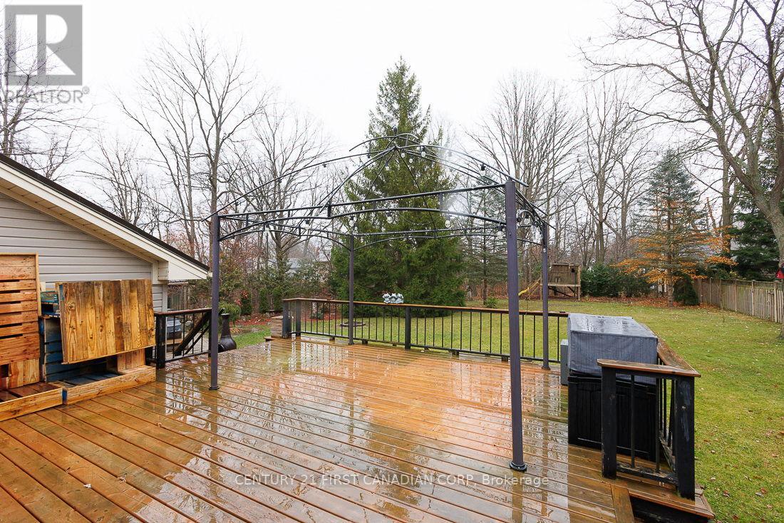 297 Alma Street, St. Thomas, Ontario  N5P 3B9 - Photo 30 - X12583164