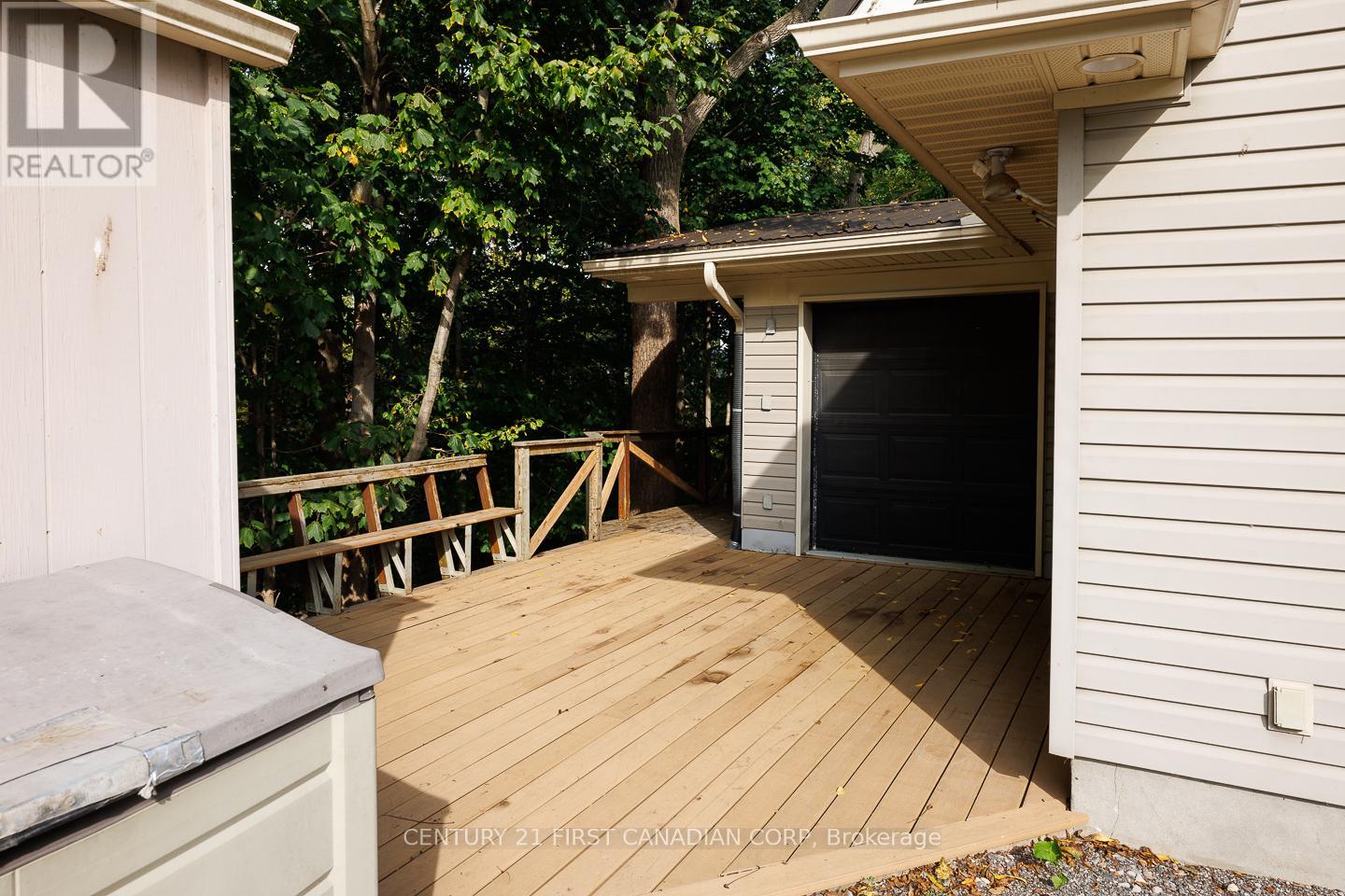 297 Alma Street, St. Thomas, Ontario  N5P 3B9 - Photo 4 - X12583164