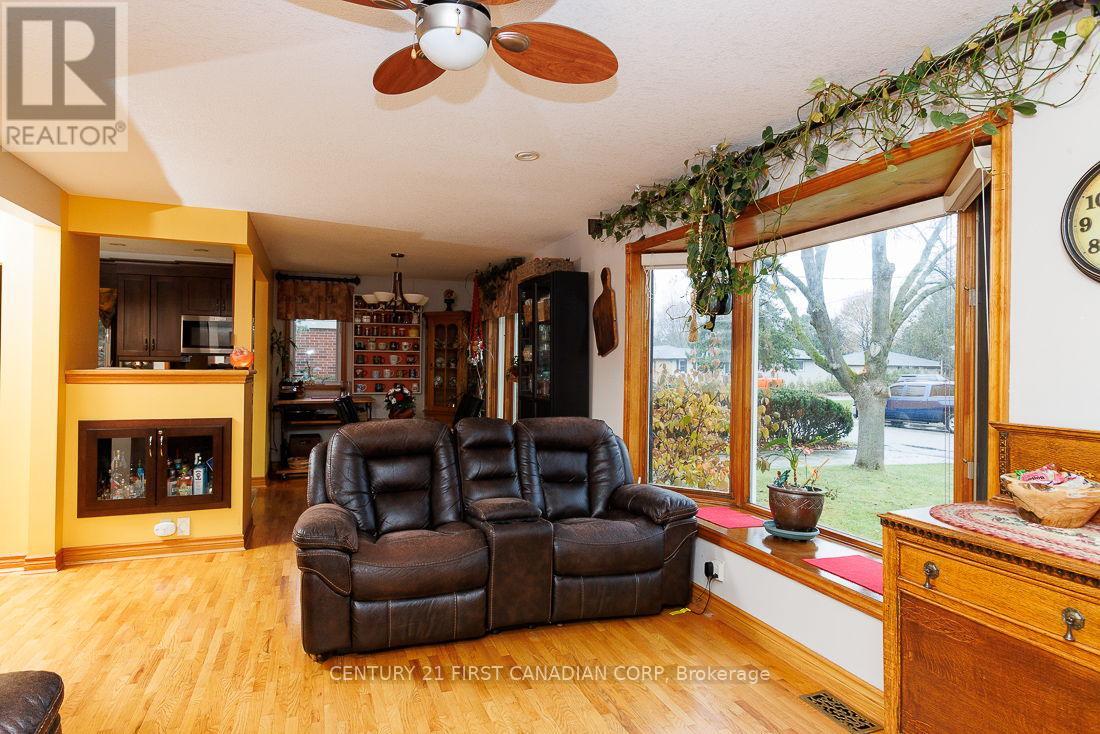 297 Alma Street, St. Thomas, Ontario  N5P 3B9 - Photo 7 - X12583164