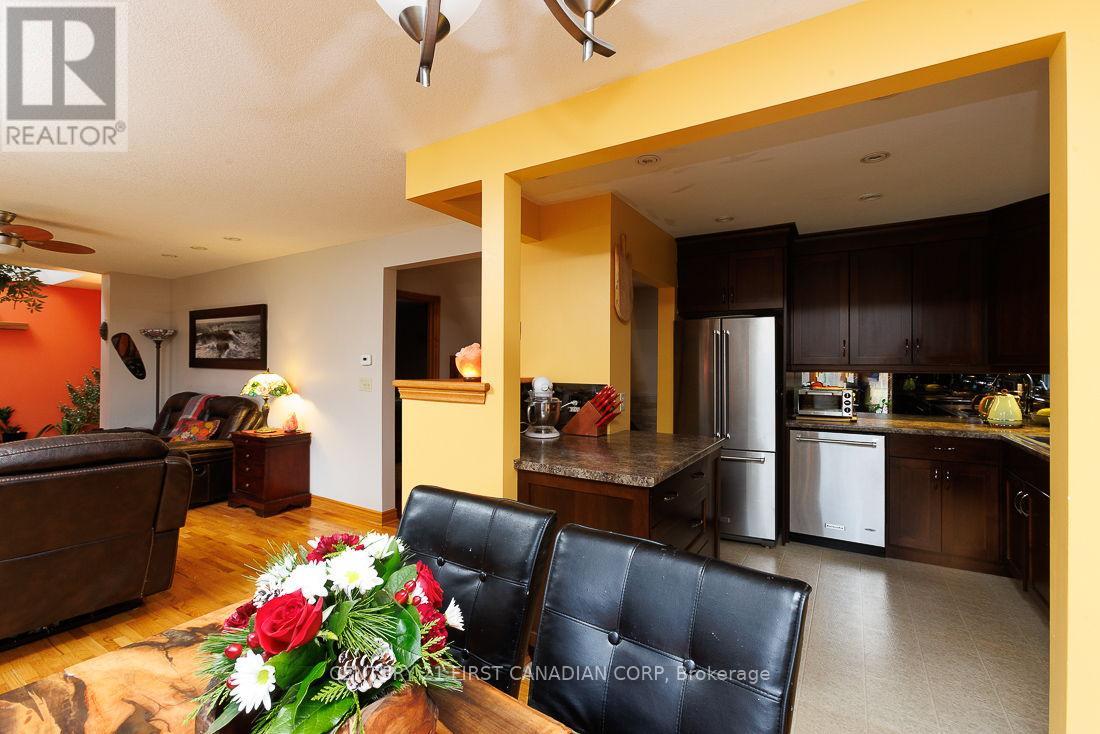 297 Alma Street, St. Thomas, Ontario  N5P 3B9 - Photo 9 - X12583164