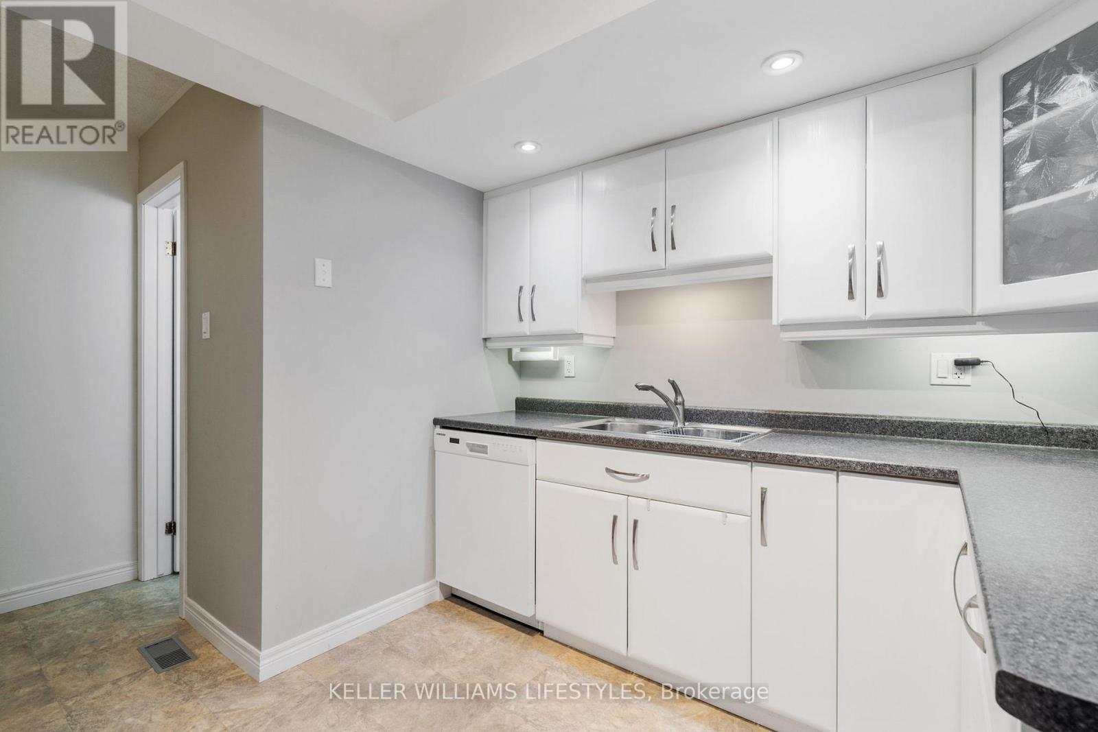 345 Everglade Crescent, London North, Ontario  N6H 4M7 - Photo 18 - X12583252