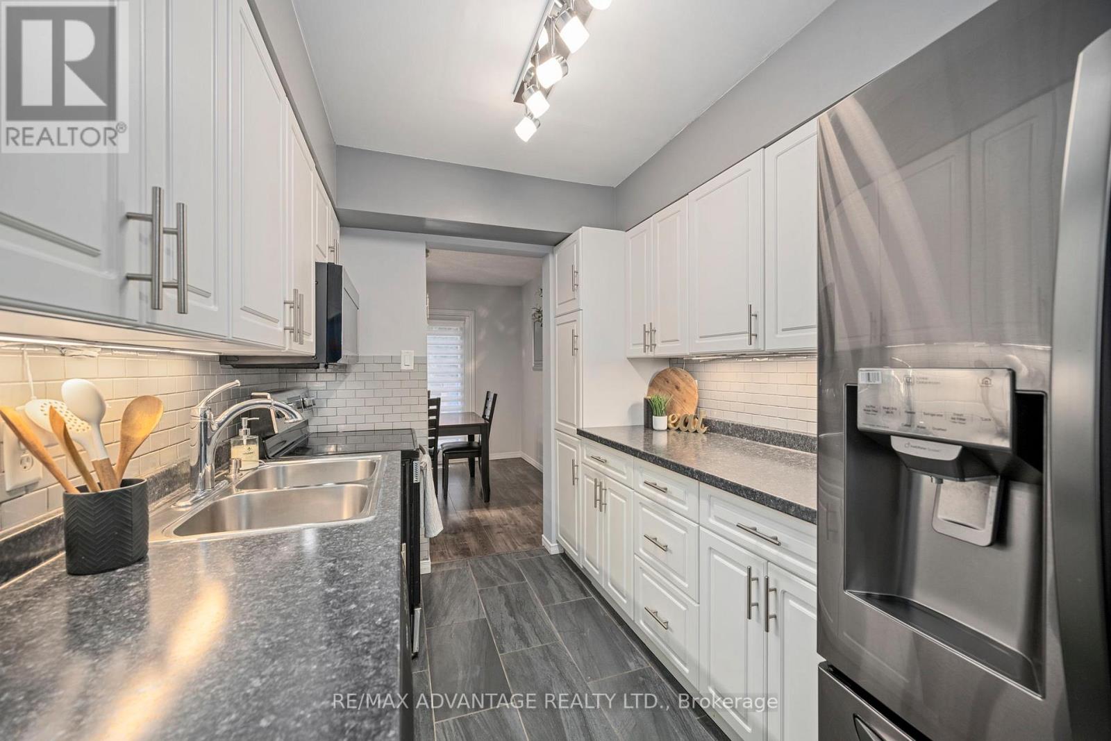 29 - 1845 Aldersbrook Road, London North, Ontario  N6G 4V9 - Photo 11 - X12583284