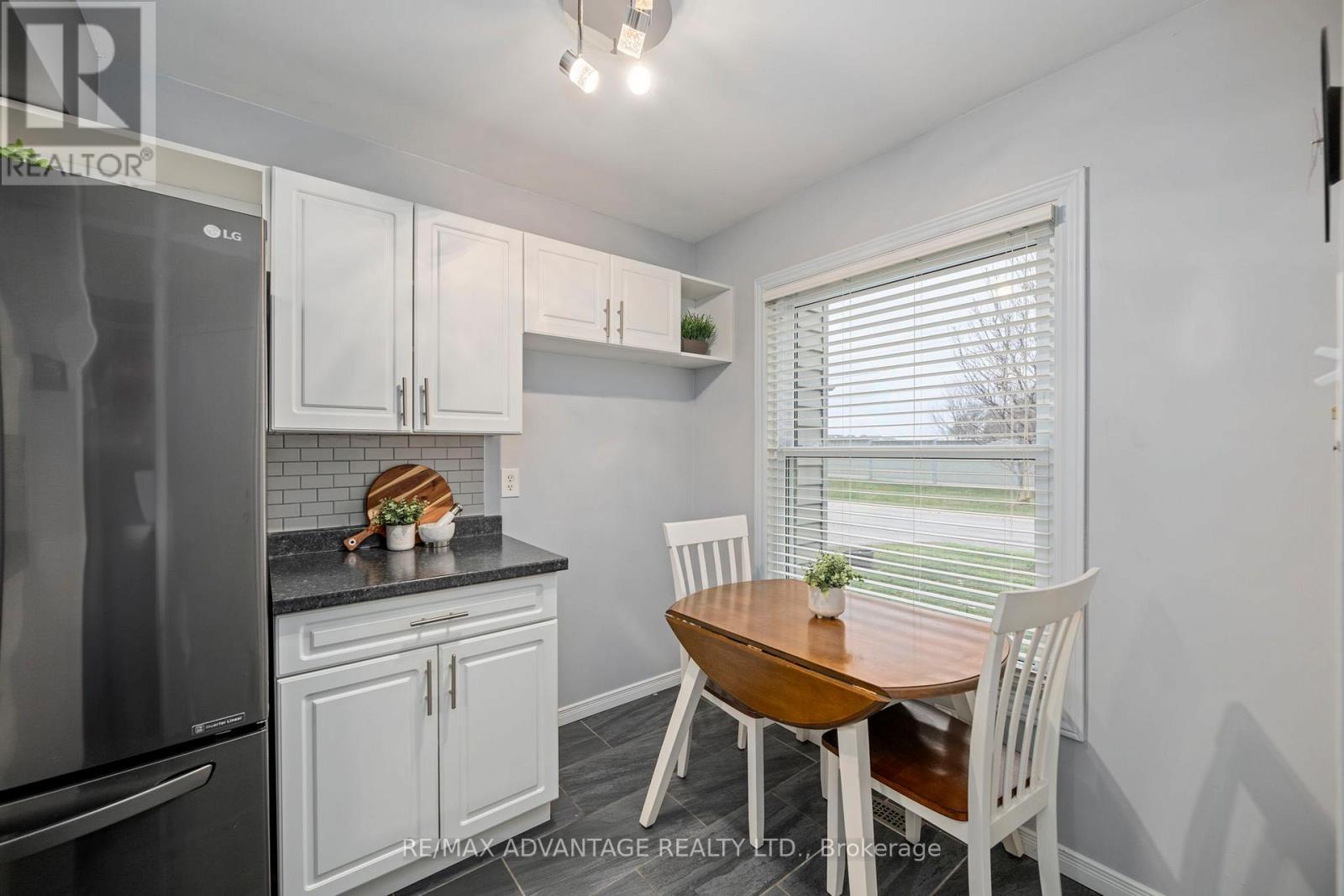 29 - 1845 Aldersbrook Road, London North, Ontario  N6G 4V9 - Photo 12 - X12583284