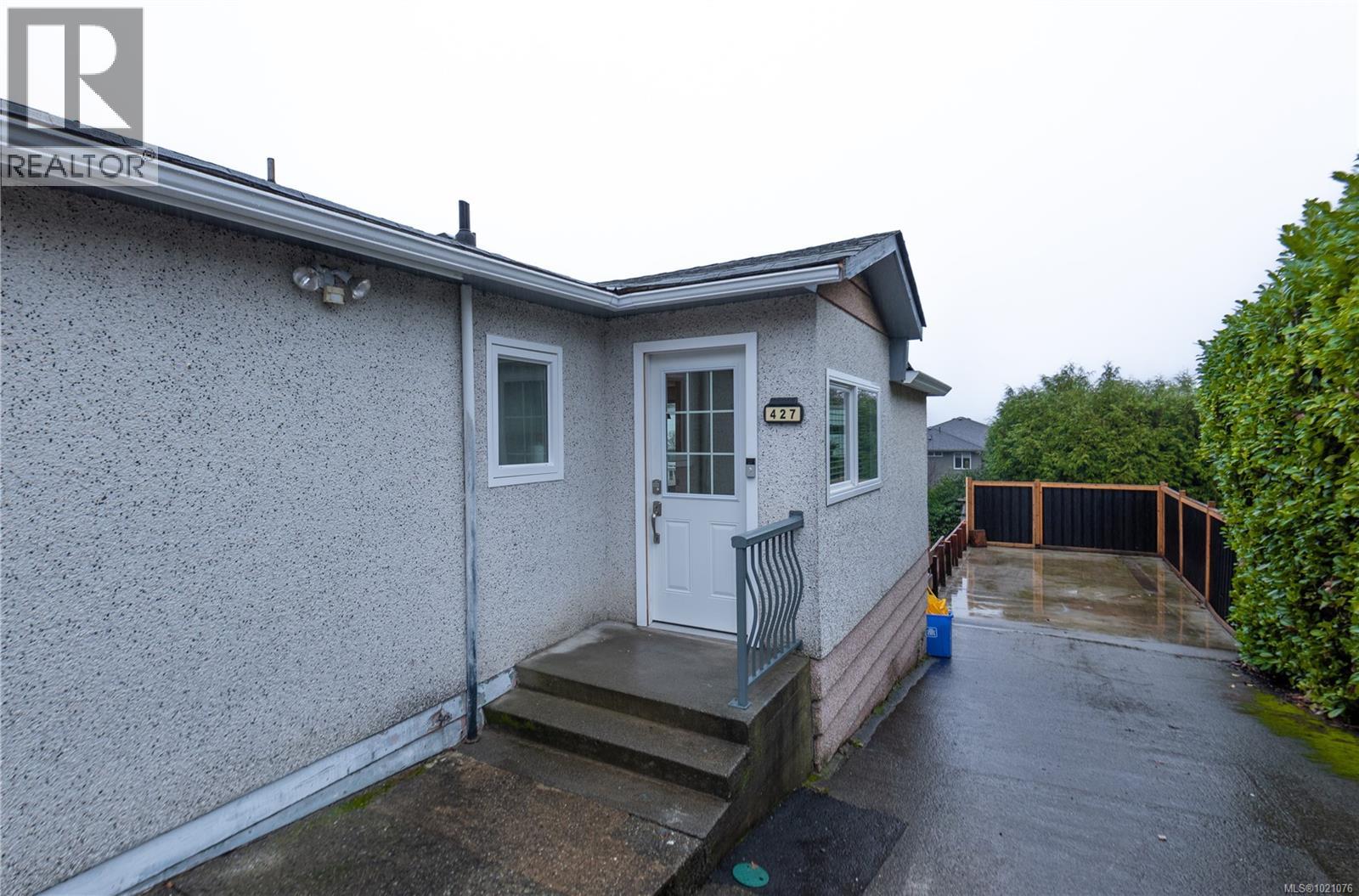 427 Davis Rd, Ladysmith, British Columbia  V9G 1V3 - Photo 2 - 1021076