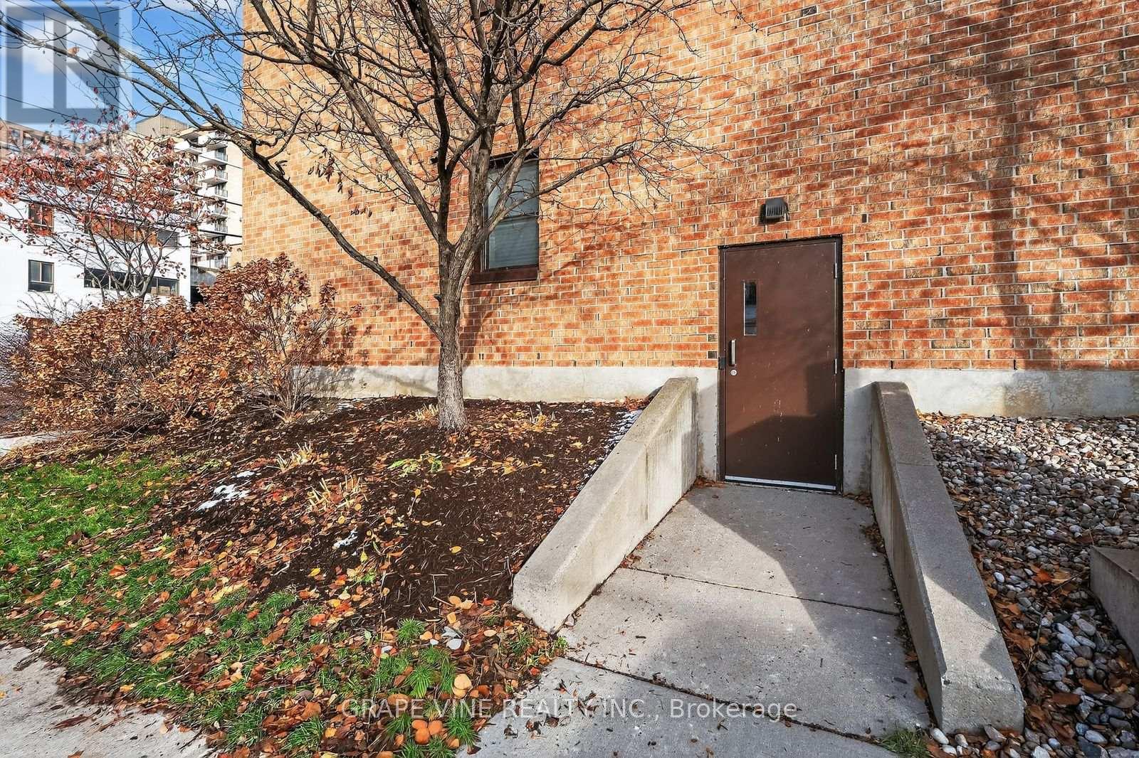 102 - 50 Burnside Avenue, Ottawa, Ontario  K1Y 2M2 - Photo 34 - X12583204