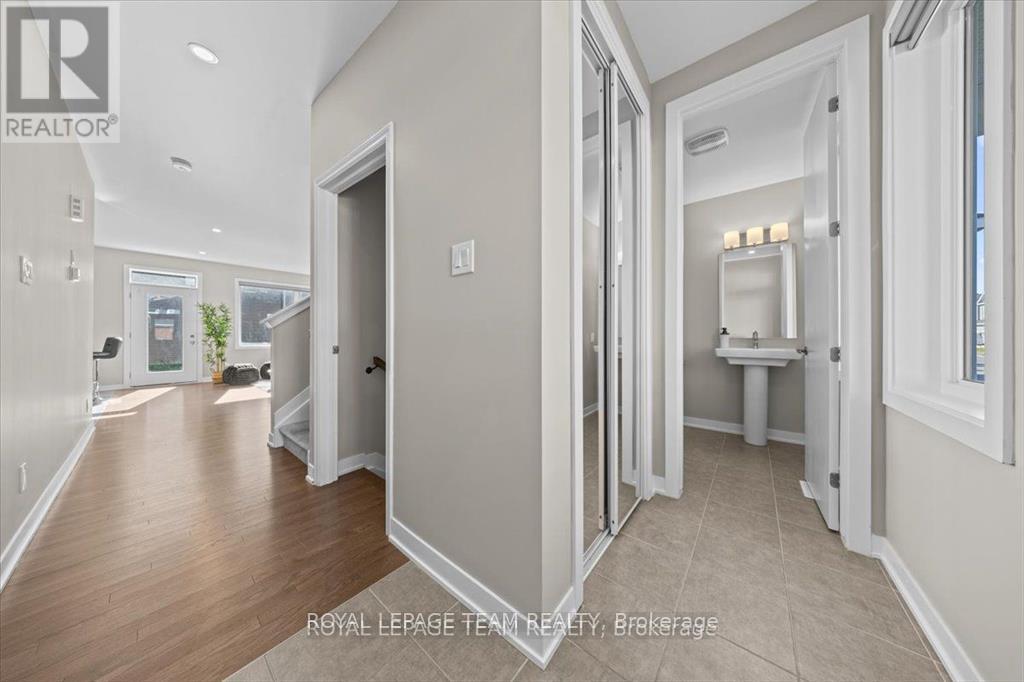 426 Epoch Street, Ottawa, Ontario  K2J 6X7 - Photo 3 - X12583208