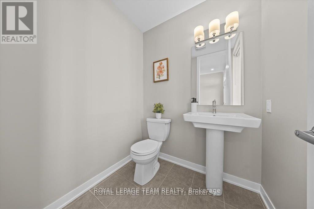 426 Epoch Street, Ottawa, Ontario  K2J 6X7 - Photo 4 - X12583208