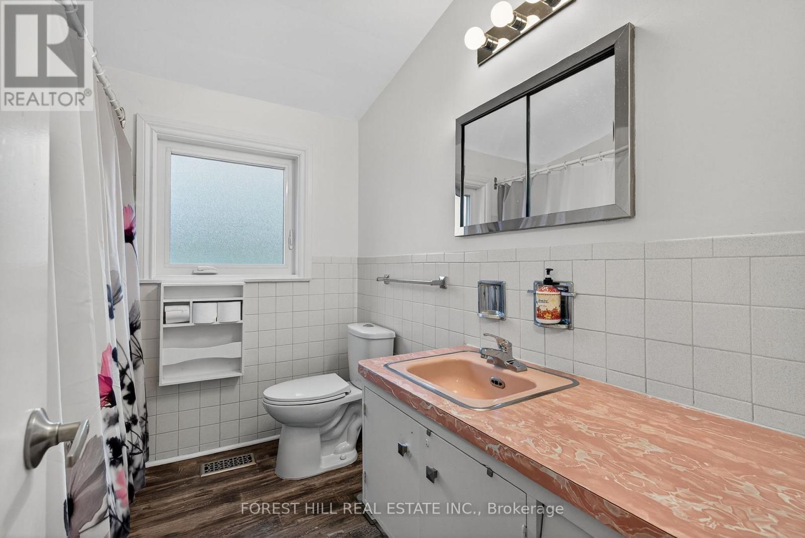 130 Verobeach Boulevard, Toronto, Ontario  M9M 1R1 - Photo 14 - W12583070