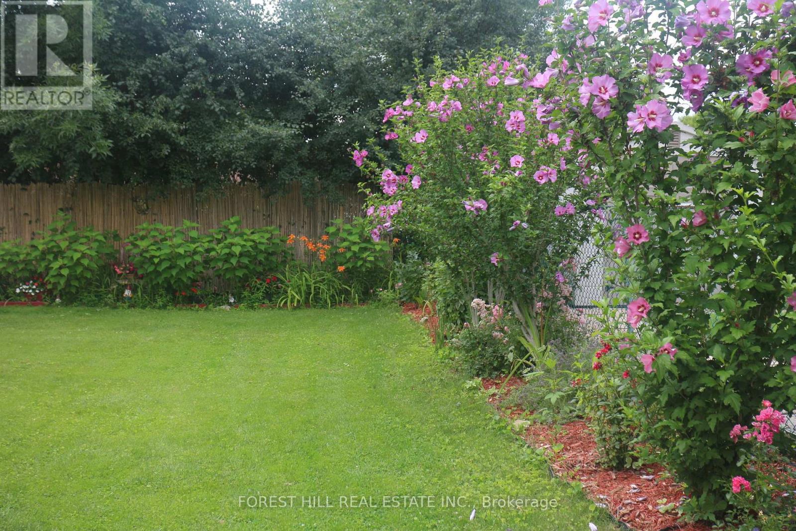 130 Verobeach Boulevard, Toronto, Ontario  M9M 1R1 - Photo 20 - W12583070