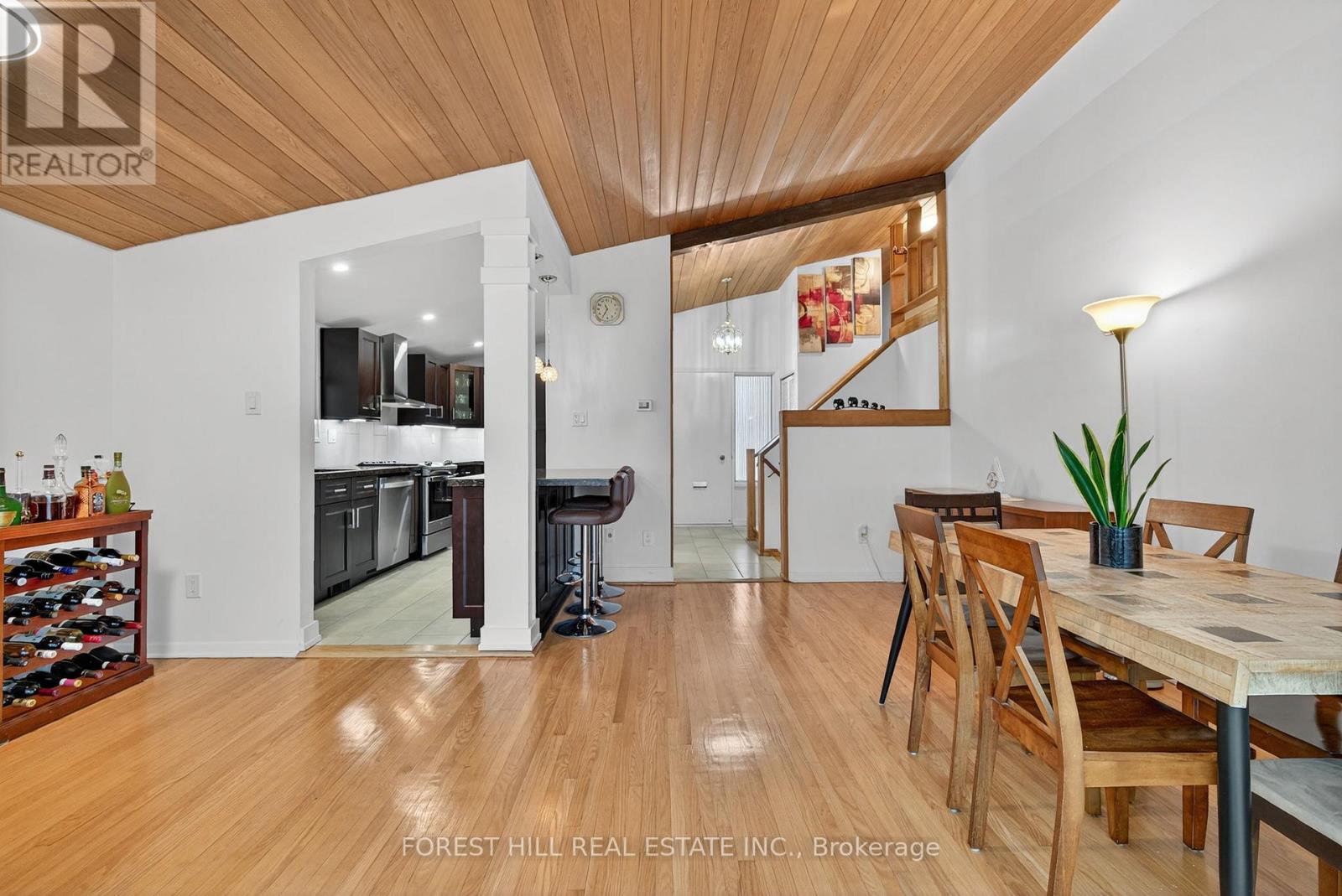 130 Verobeach Boulevard, Toronto, Ontario  M9M 1R1 - Photo 8 - W12583070