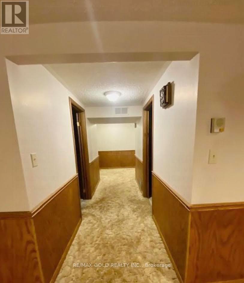 30 Blackthorn Lane, Brampton, Ontario  L6V 3K8 - Photo 12 - W12583072