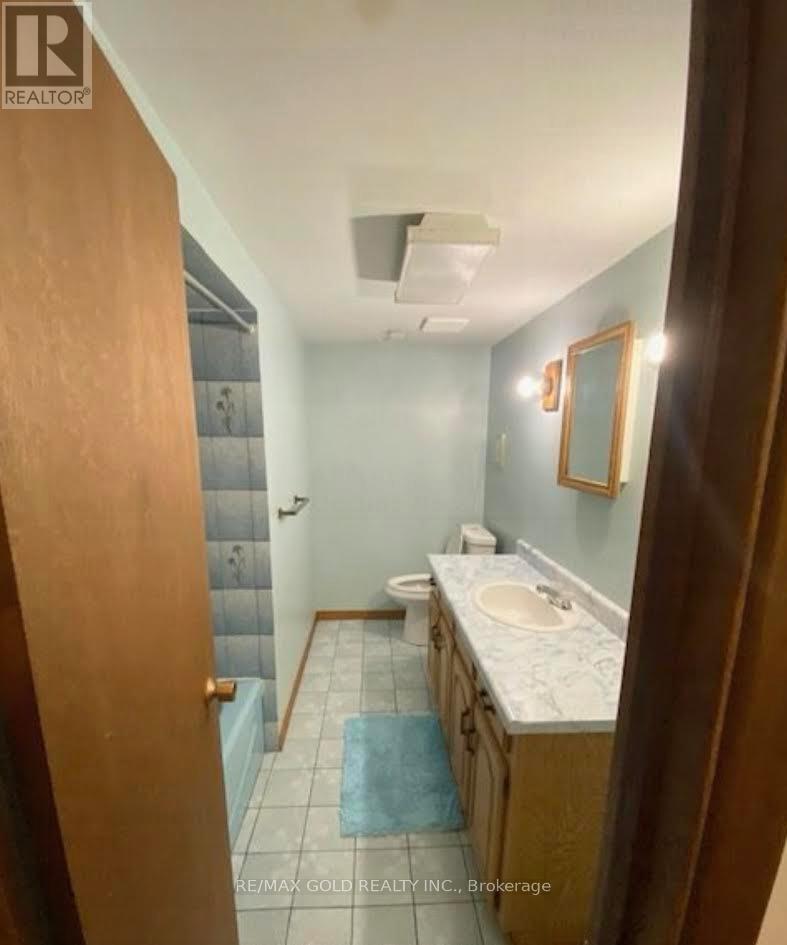 30 Blackthorn Lane, Brampton, Ontario  L6V 3K8 - Photo 15 - W12583072