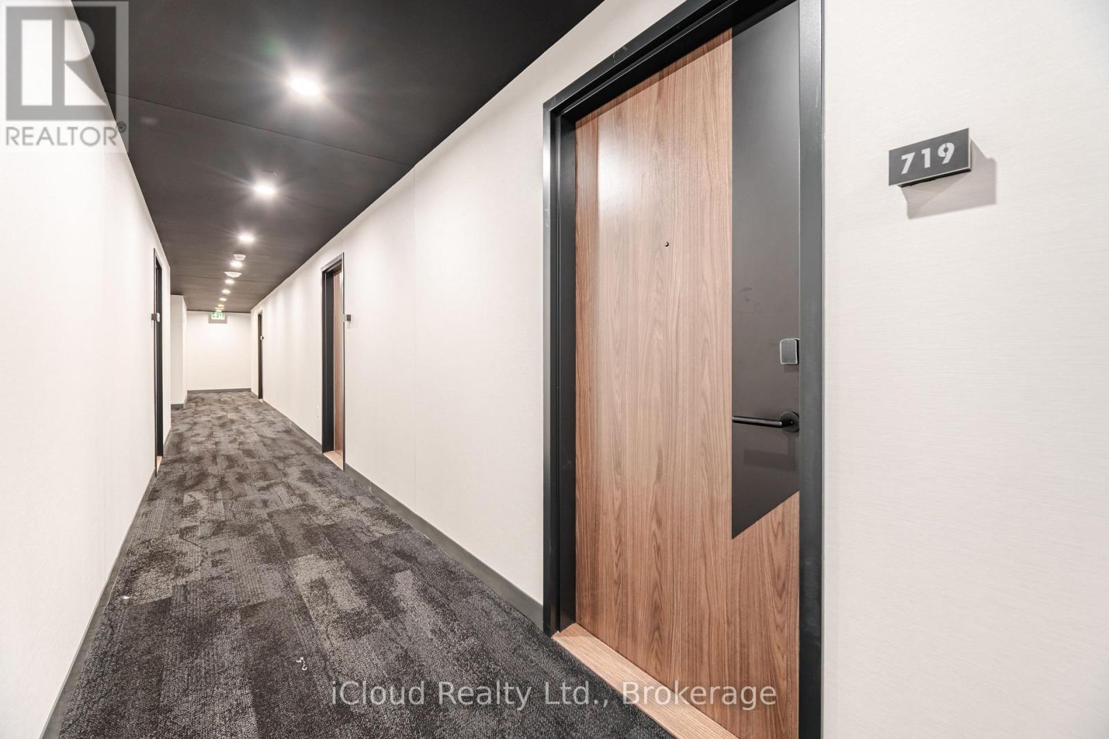 719 - 1037 The Queensway, Toronto, Ontario M8Z 6C7 - Photo 4 - W12583080