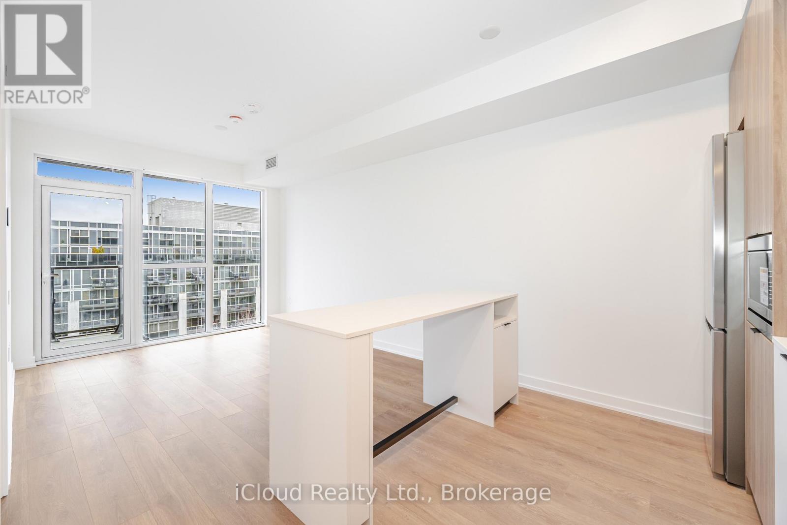 719 - 1037 The Queensway, Toronto, Ontario M8Z 6C7 - Photo 8 - W12583080