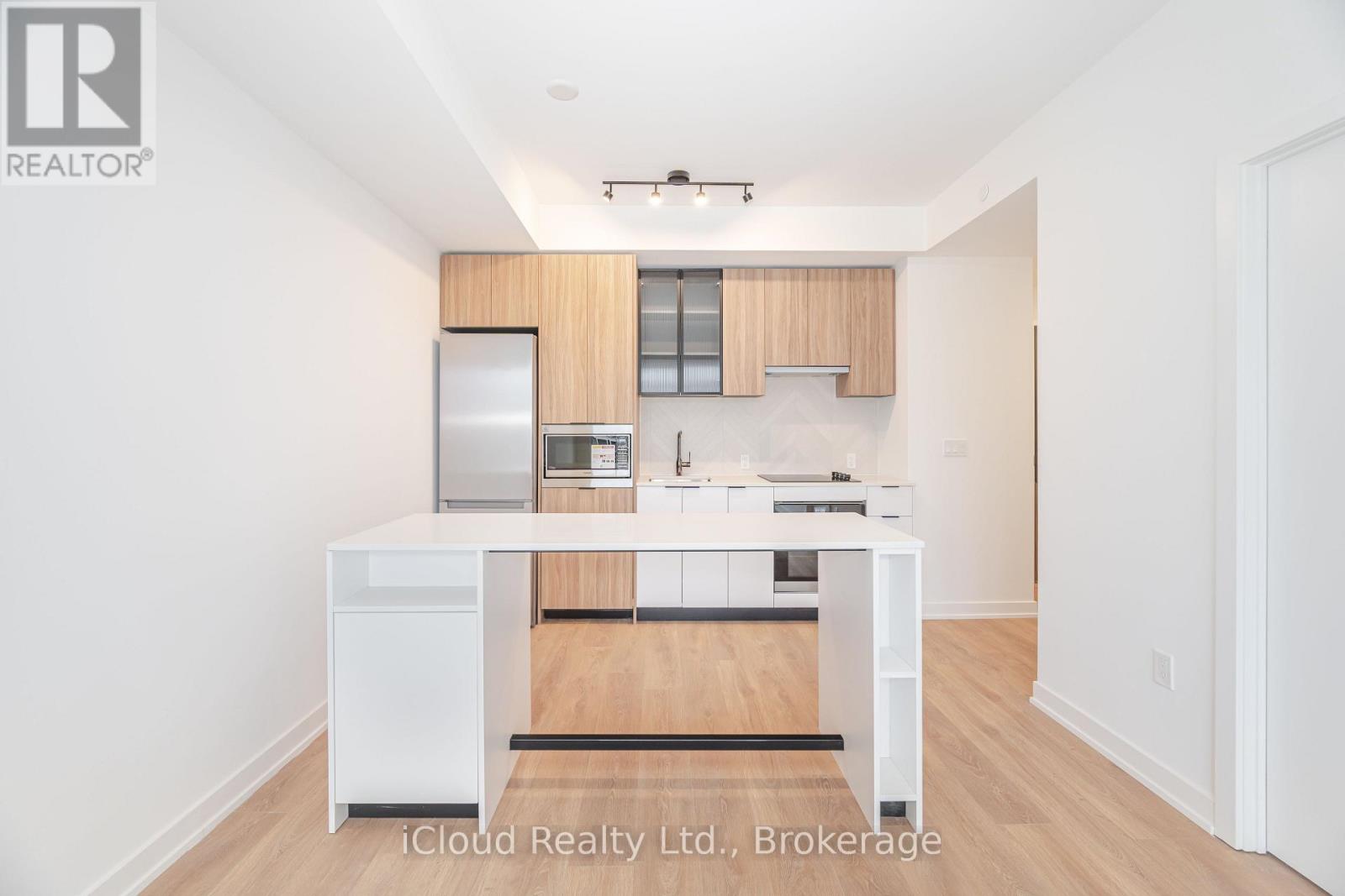 719 - 1037 The Queensway, Toronto, Ontario M8Z 6C7 - Photo 9 - W12583080