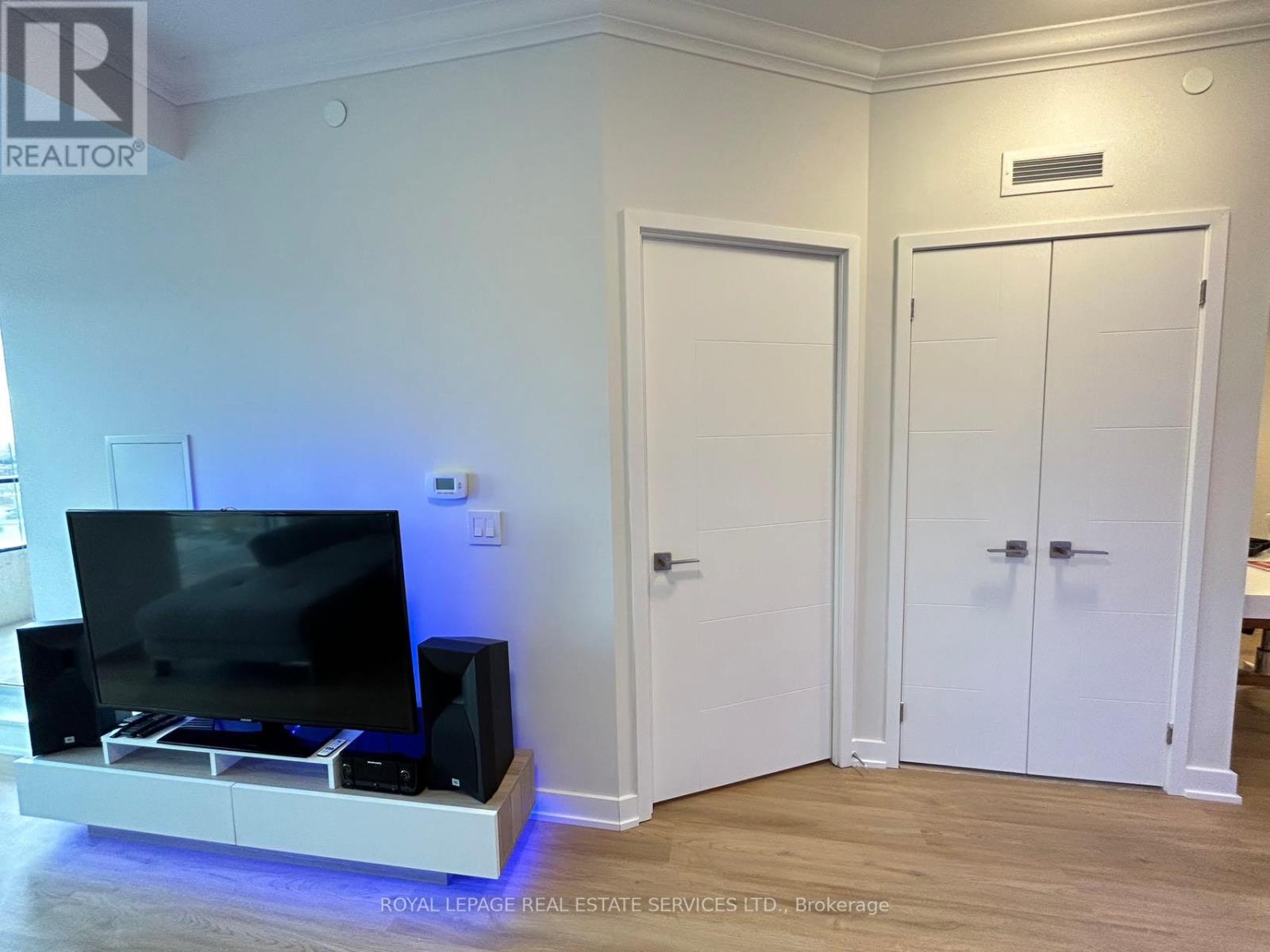 1601 - 4085 Parkside Village Drive, Mississauga, Ontario  L5B 0K9 - Photo 10 - W12583110