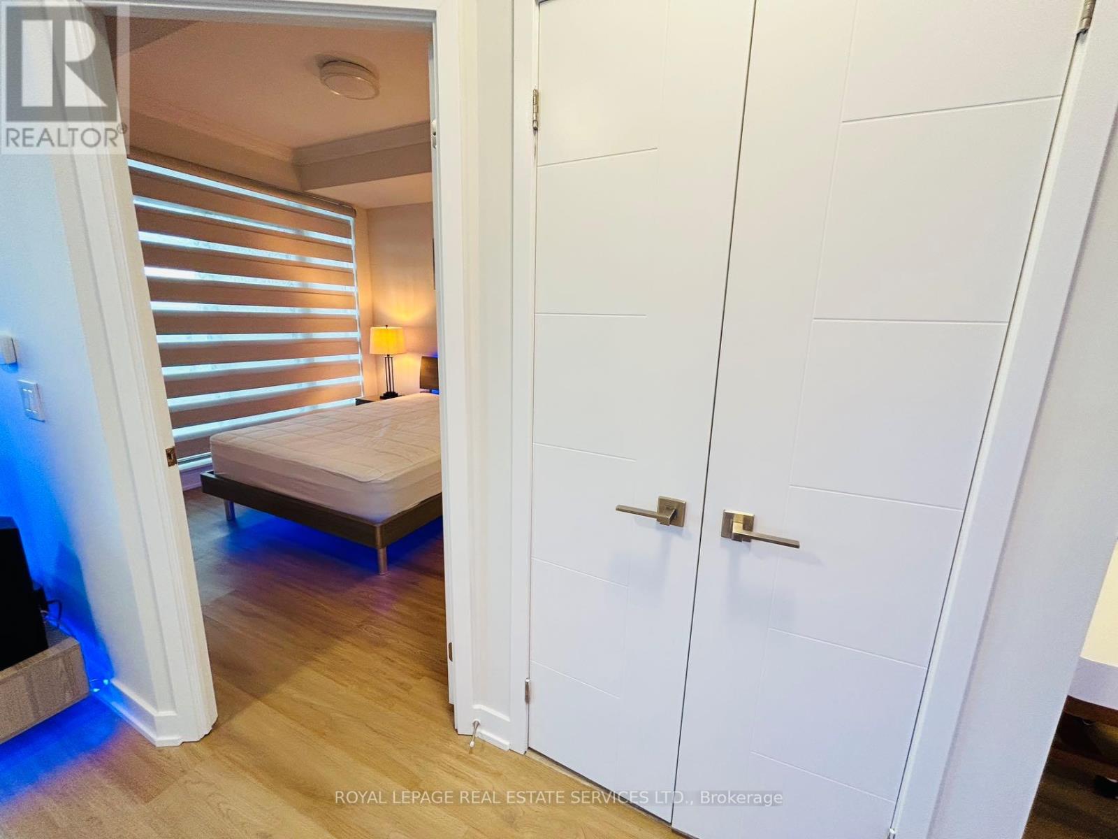 1601 - 4085 Parkside Village Drive, Mississauga, Ontario  L5B 0K9 - Photo 11 - W12583110